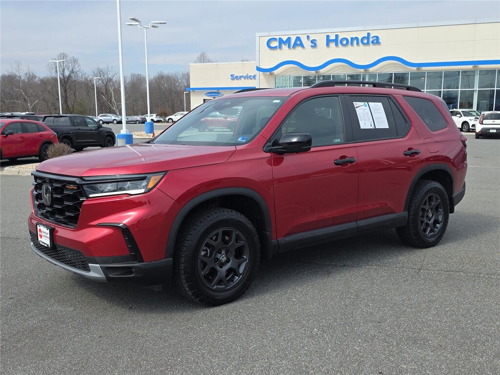 Used 2025 Honda Pilot TrailSport SUV
