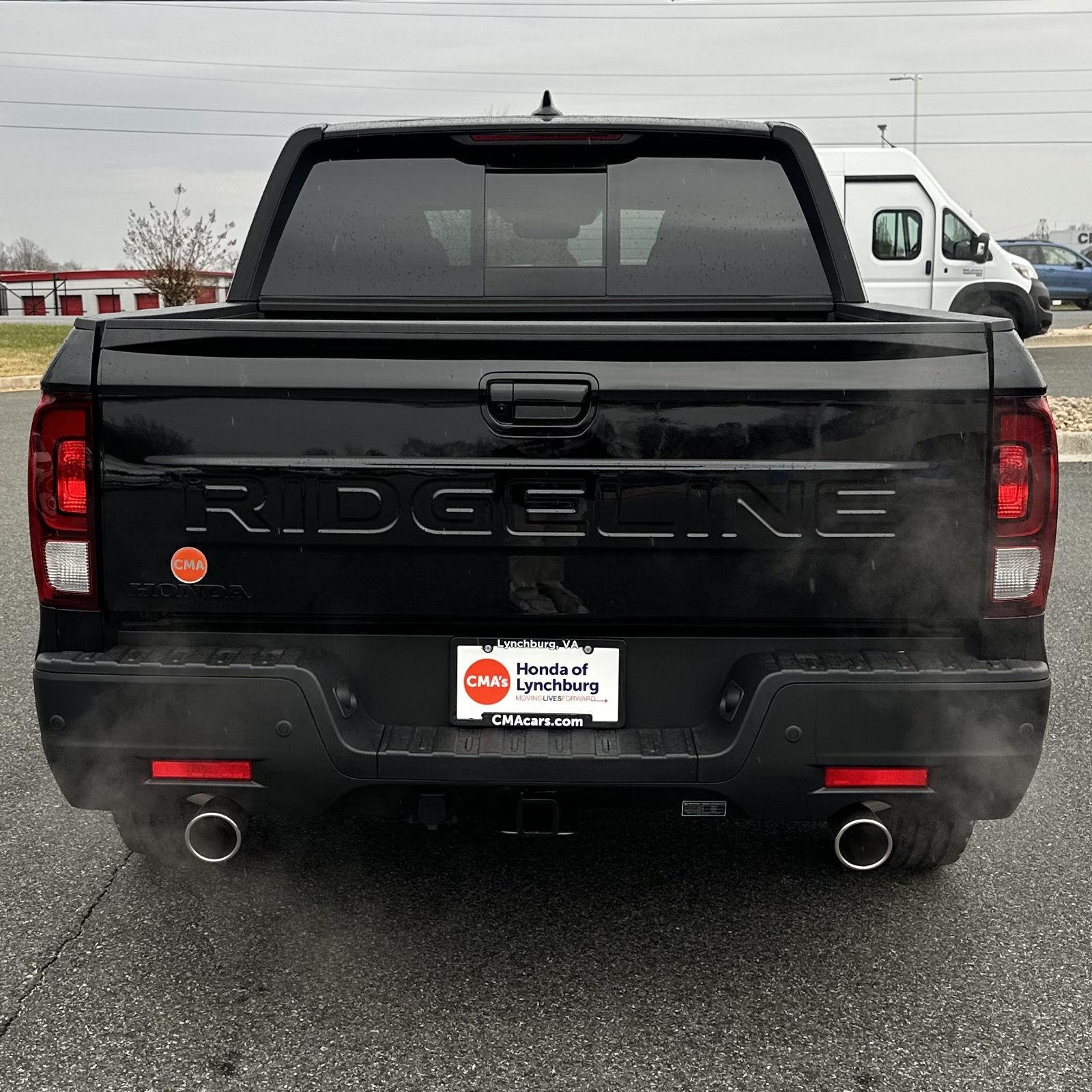 2026 Honda Ridgeline Black Edition photo 4