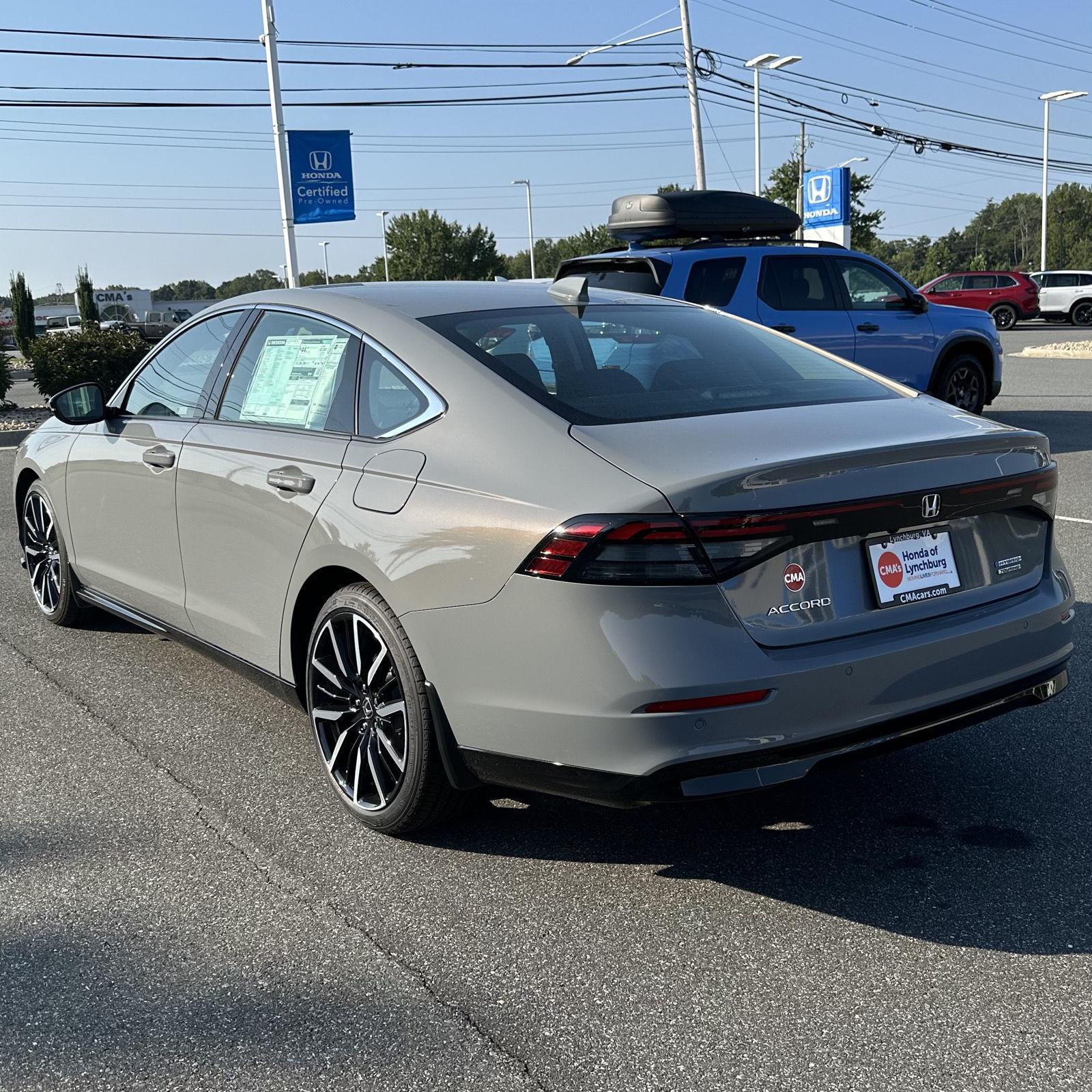 2025 Honda Accord Hybrid Touring photo 3