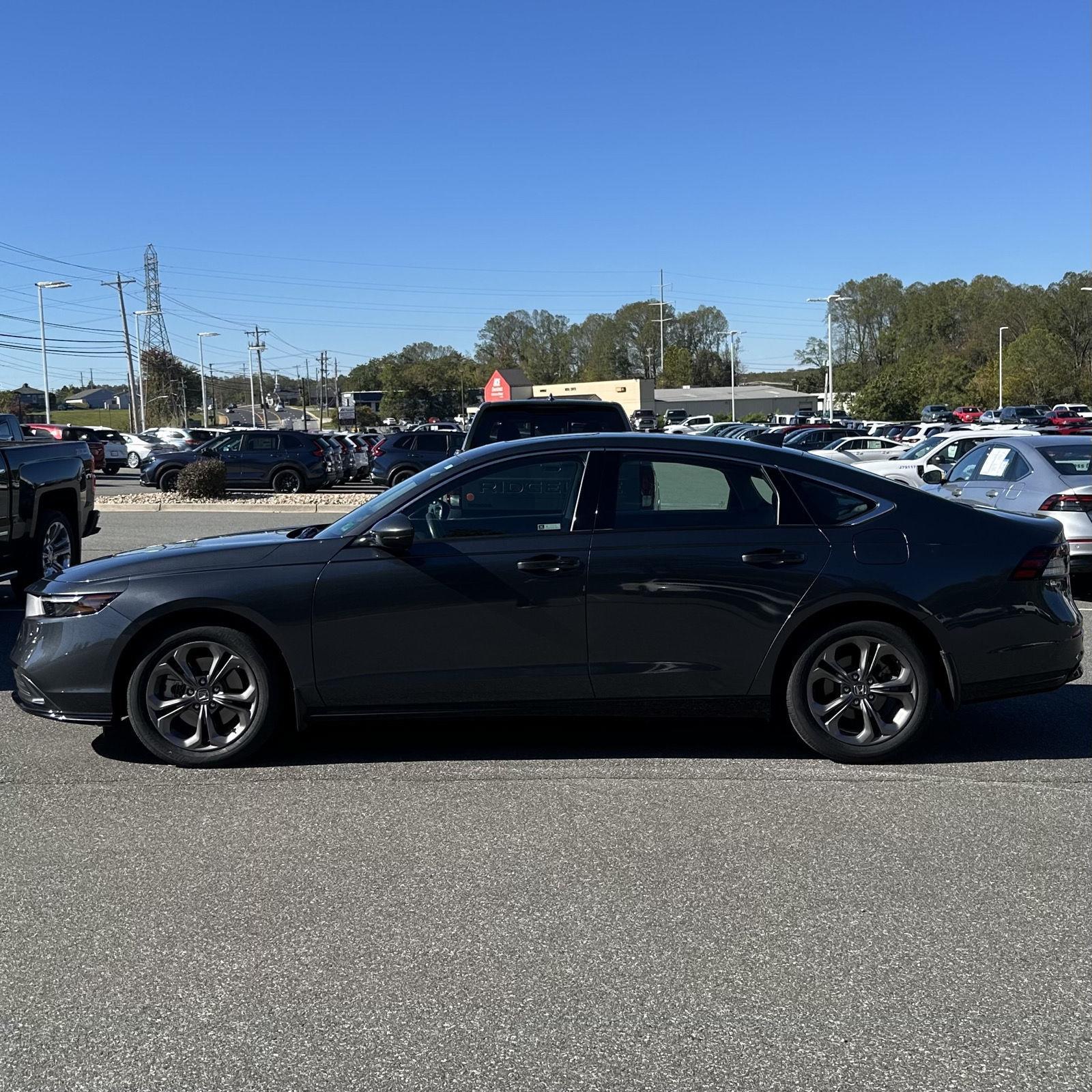 2023 Honda Accord Hybrid EX-L photo 2