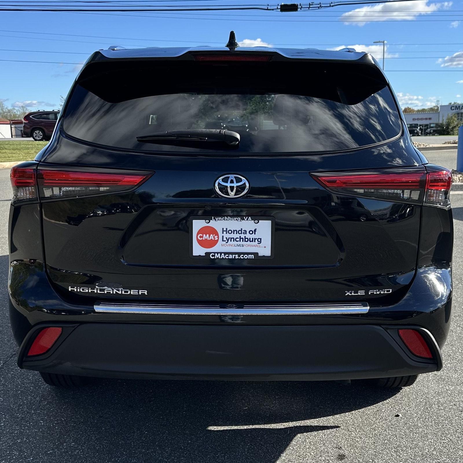 2020 Toyota Highlander XLE photo 2