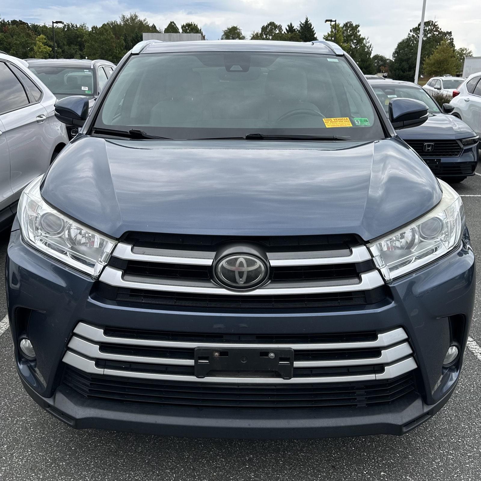 2017 Toyota Highlander XLE photo 2