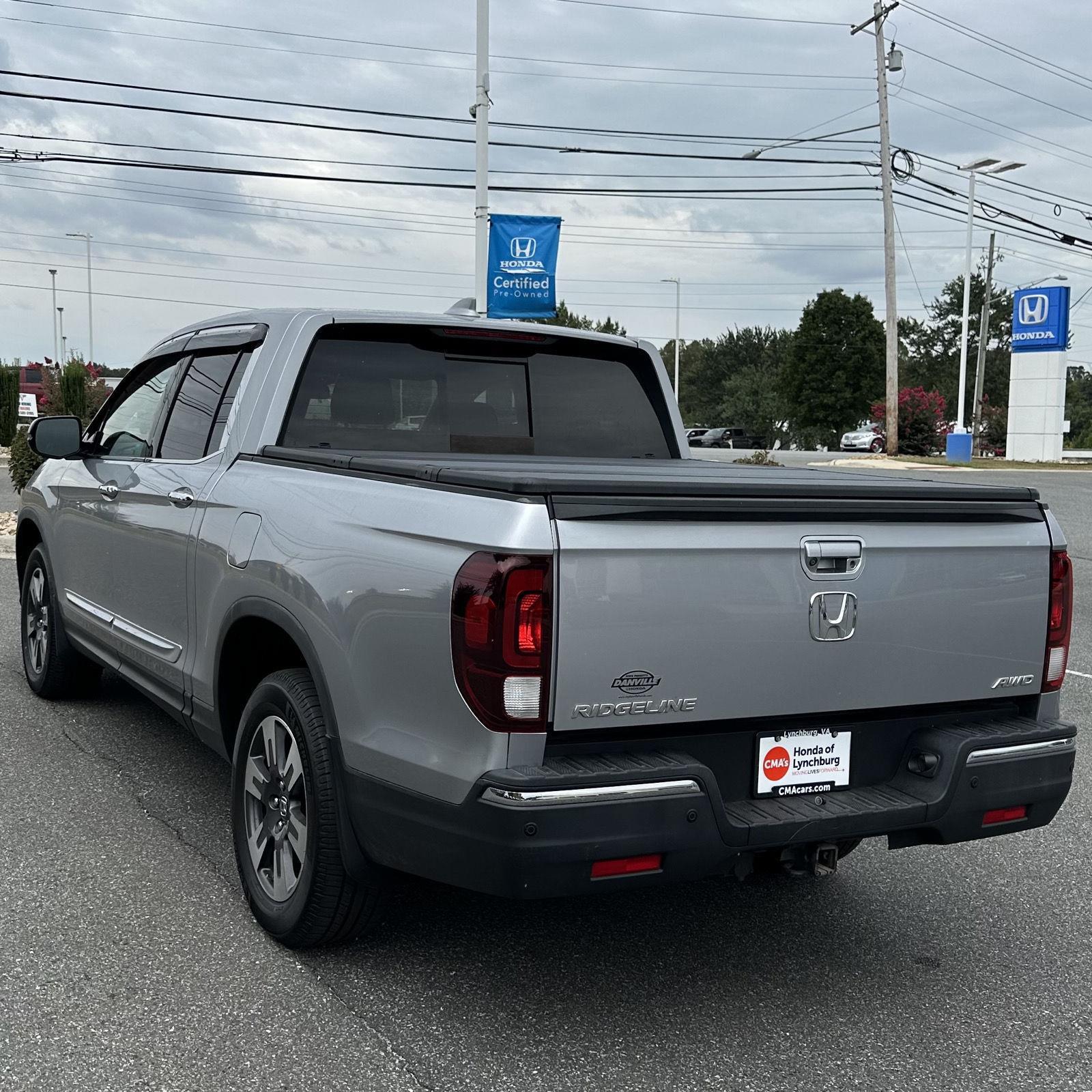 2017 Honda Ridgeline RTL-E photo 3