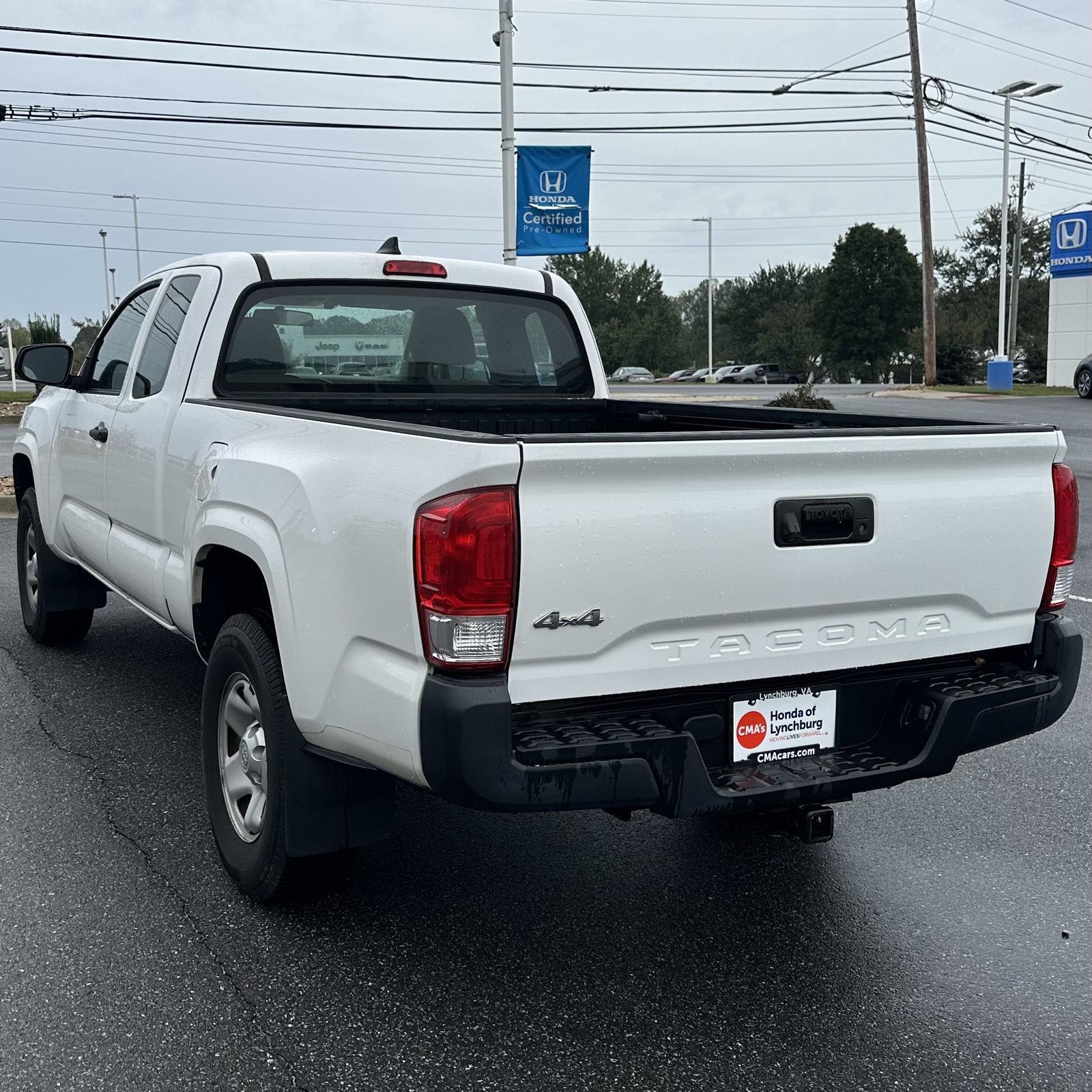 2016 Toyota Tacoma SR5 photo 3