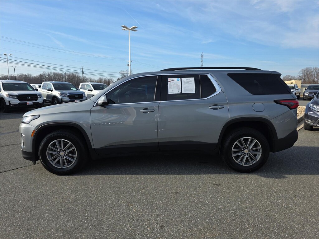 Used 2023 Chevrolet Traverse LT Cloth SUV
