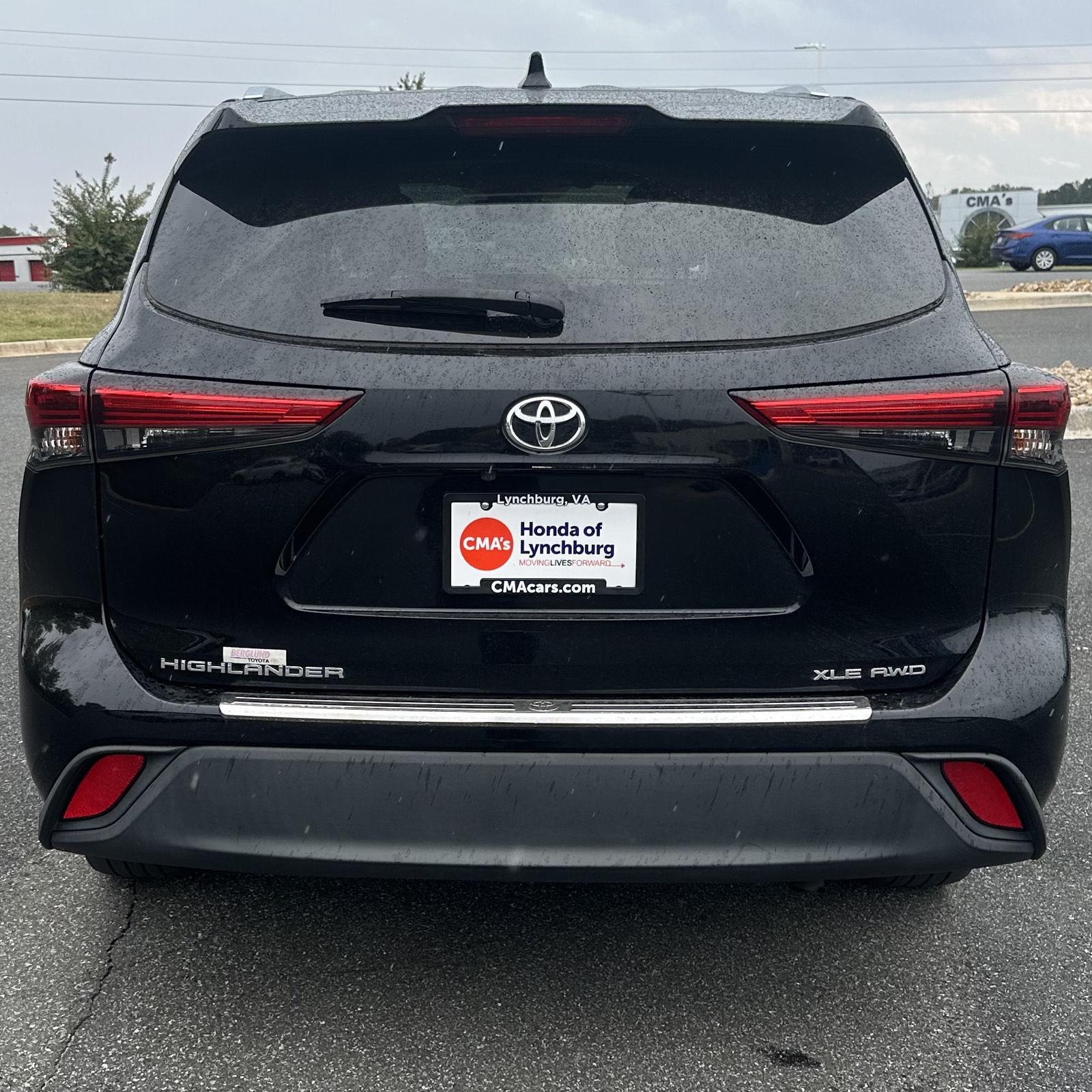 2020 Toyota Highlander XLE photo 3
