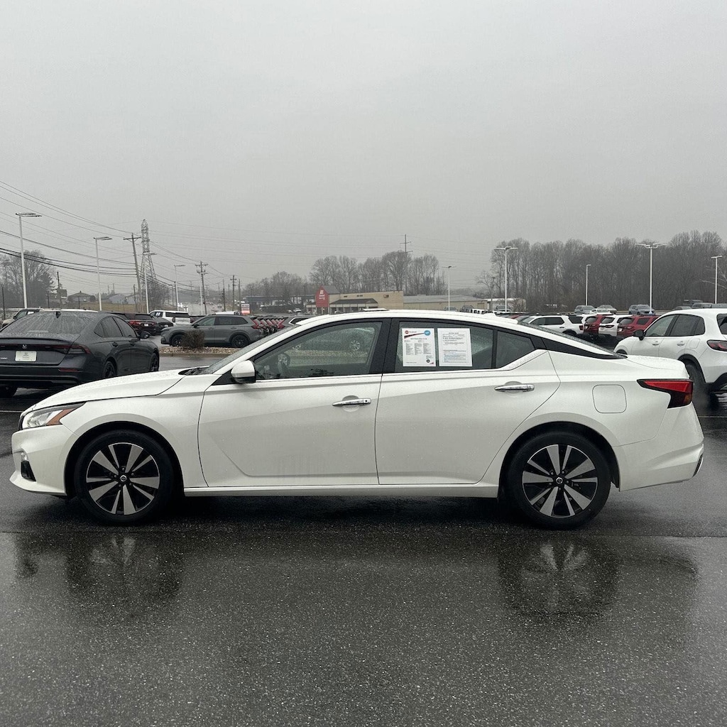 Used 2022 Nissan Altima 2.5 SL Sedan