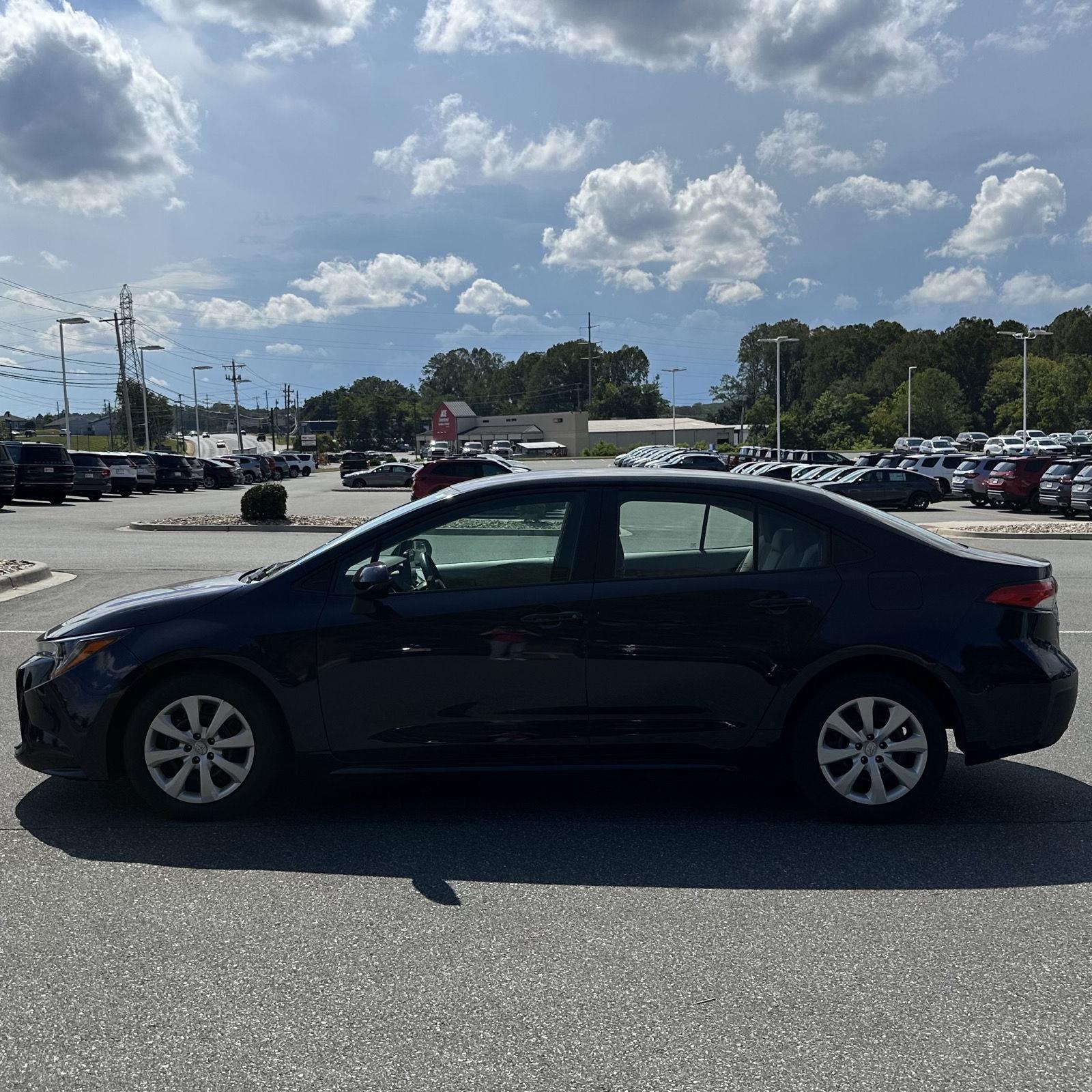 2024 Toyota Corolla LE photo 2