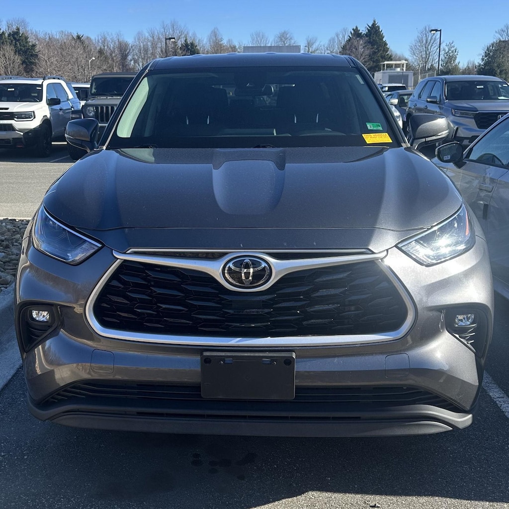Used 2023 Toyota Highlander LE SUV