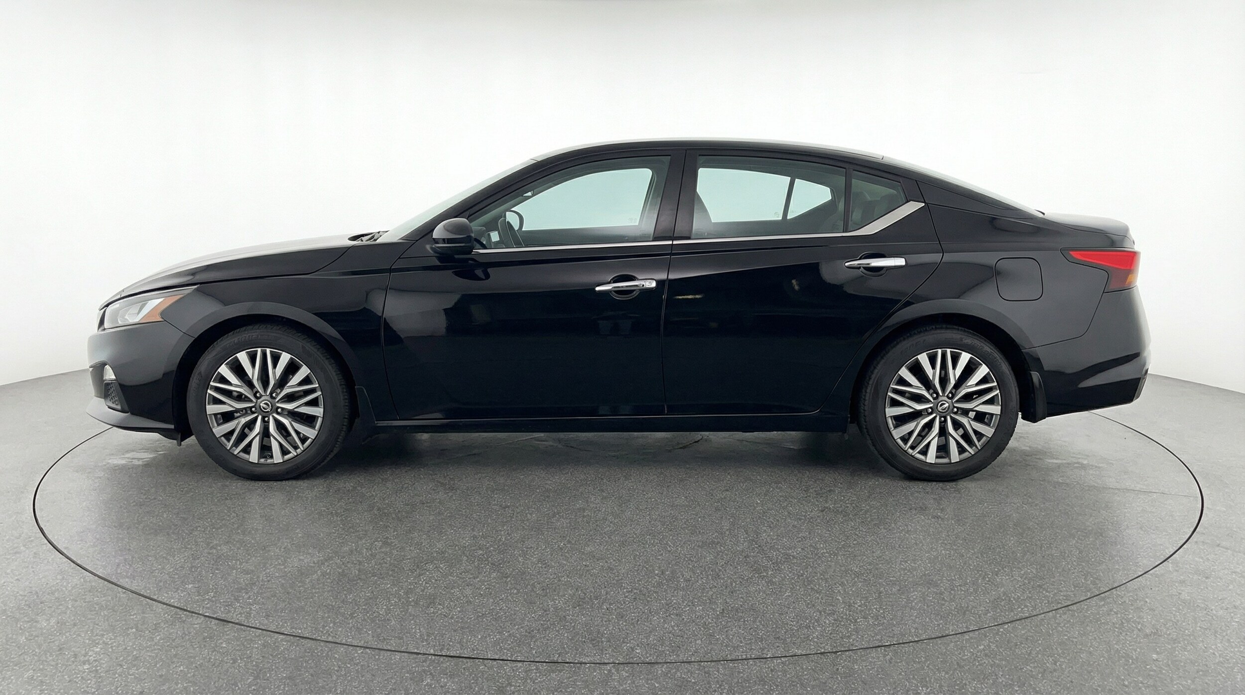 Thumbnail: 2025 Nissan Altima - 4