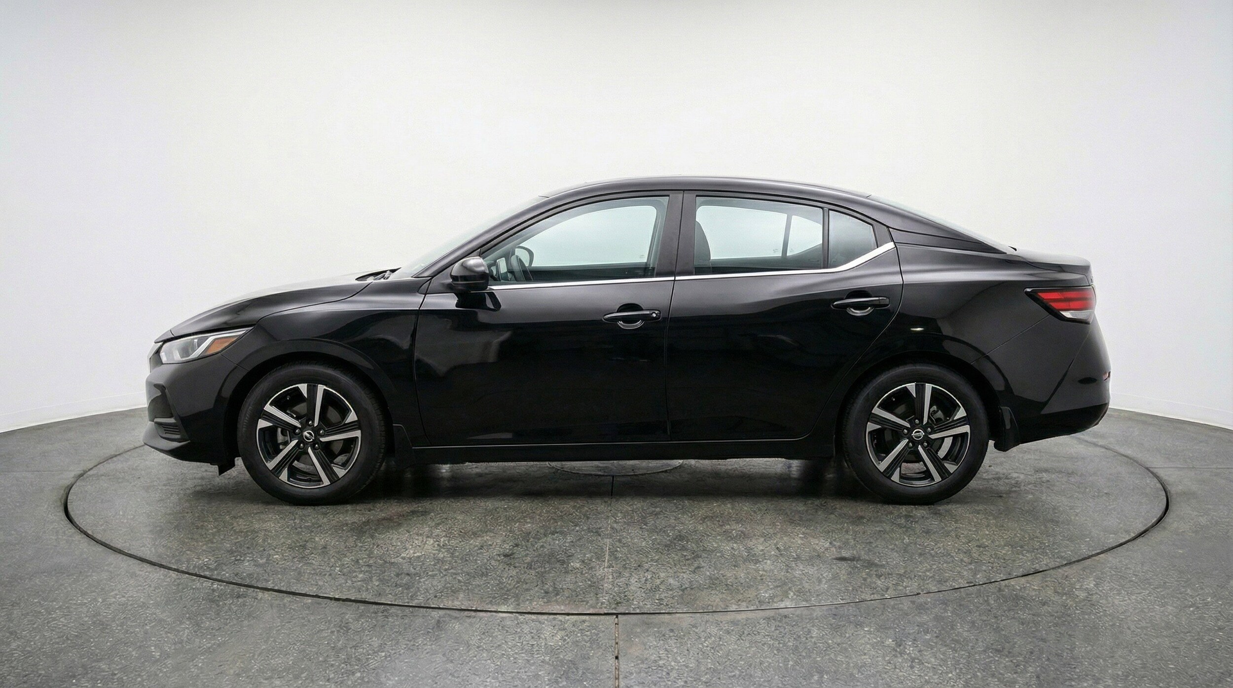 Thumbnail: 2025 Nissan Sentra - 5