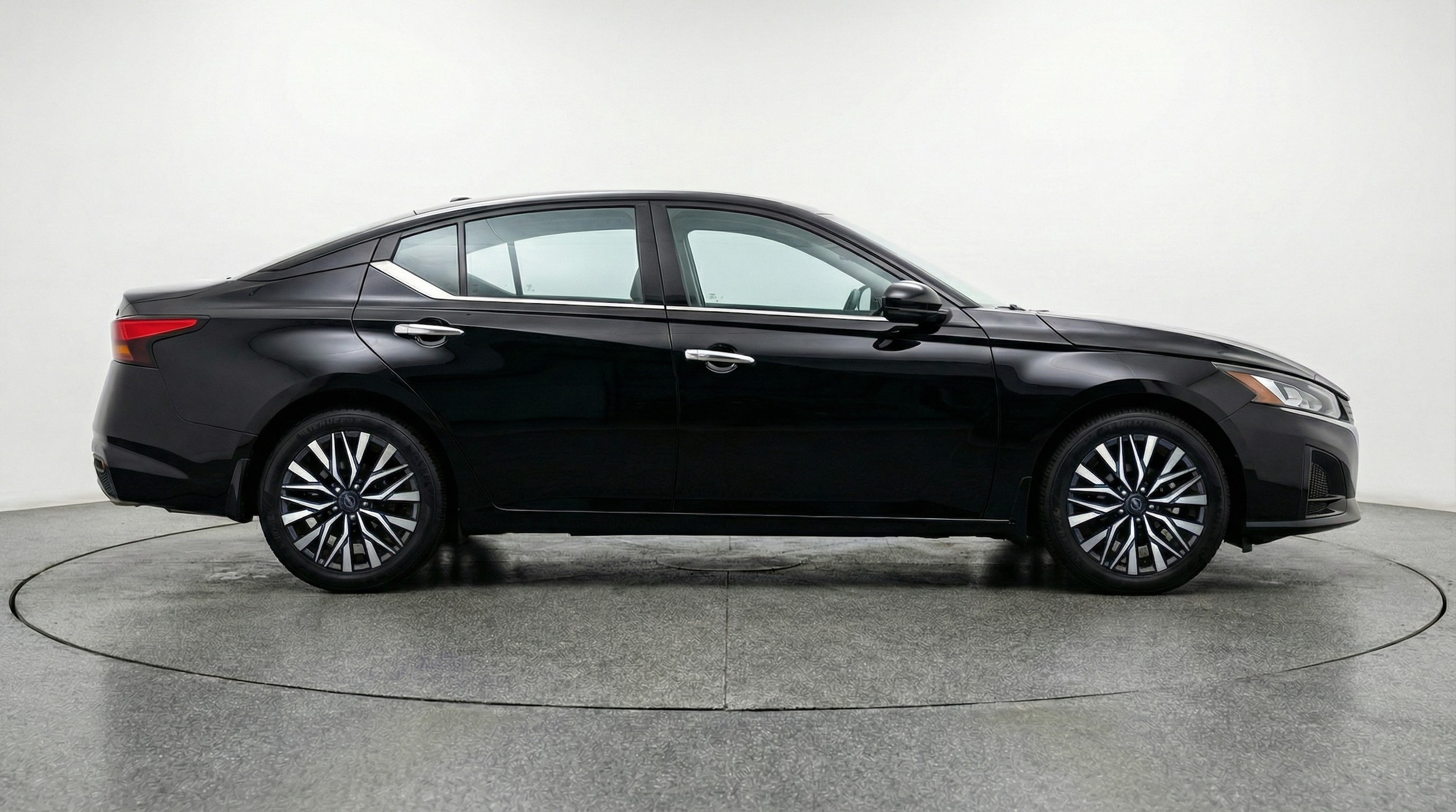 Thumbnail: 2025 Nissan Altima - 8