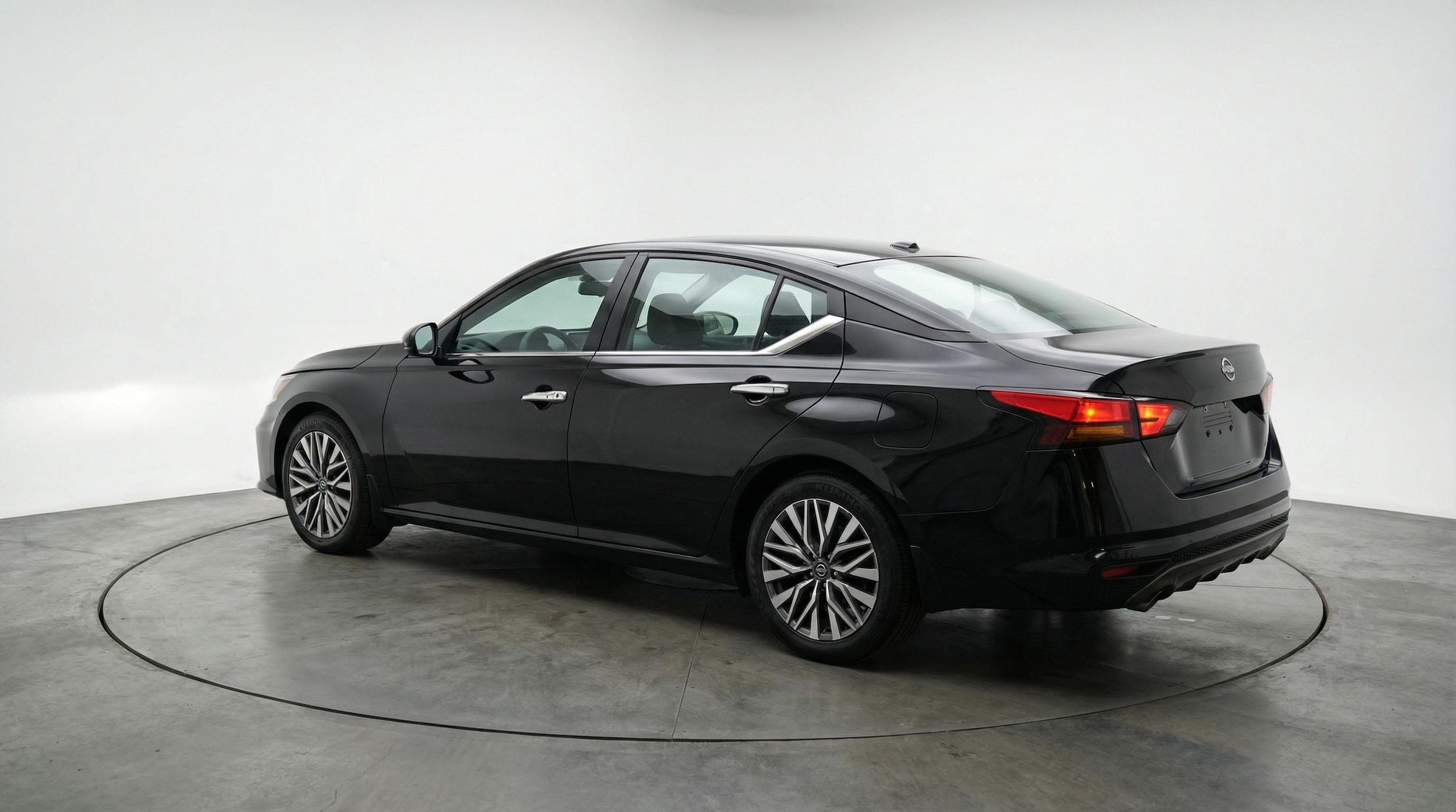 Thumbnail: 2025 Nissan Altima - 5