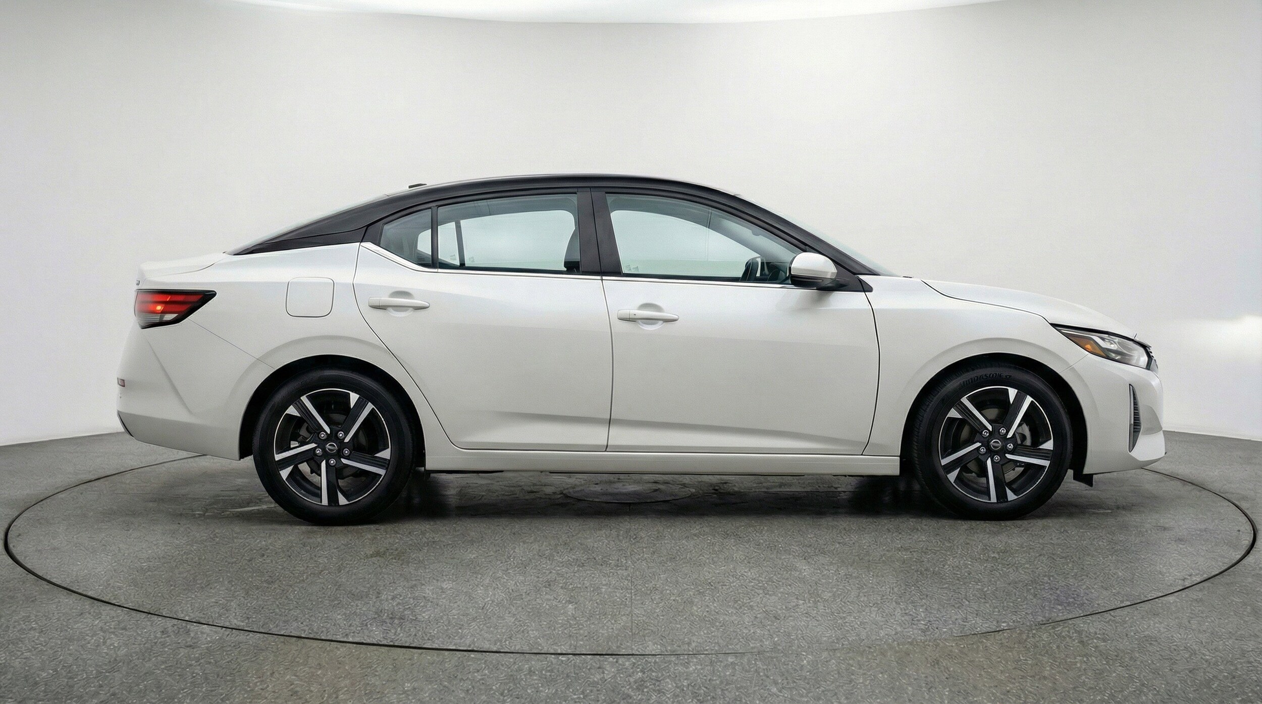 Thumbnail: 2025 Nissan Sentra - 11