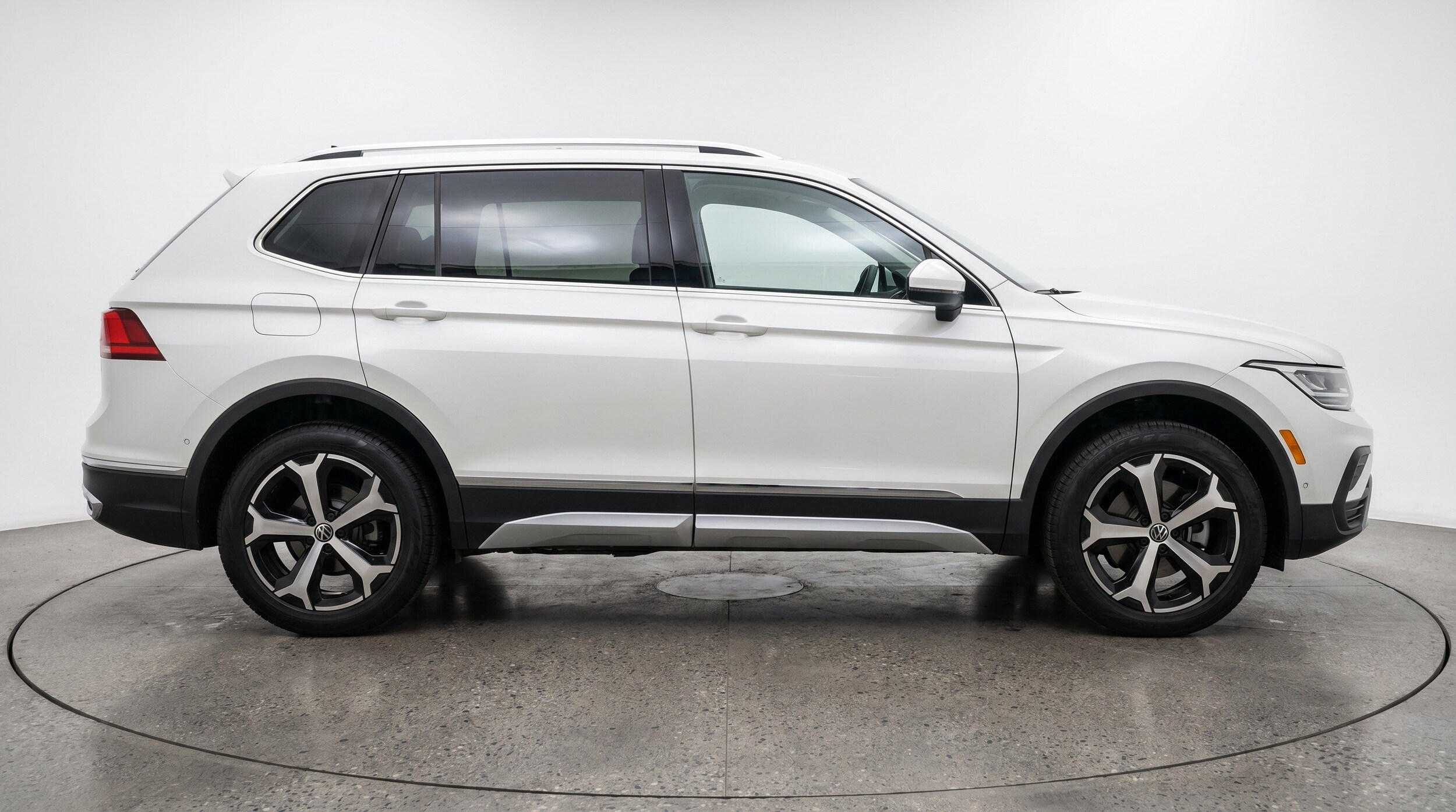 Thumbnail: 2026 Volkswagen Tiguan - 11