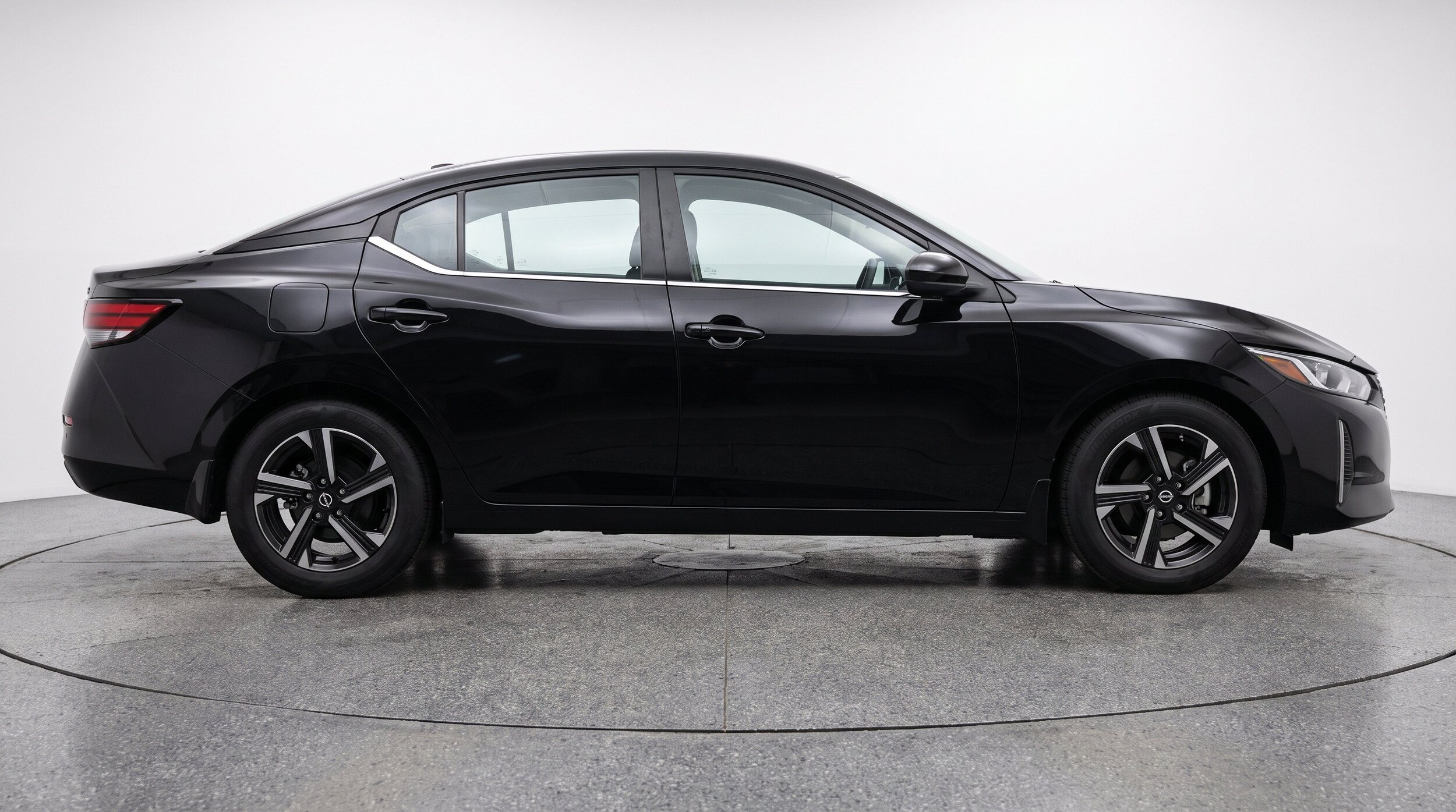 Thumbnail: 2025 Nissan Sentra - 10
