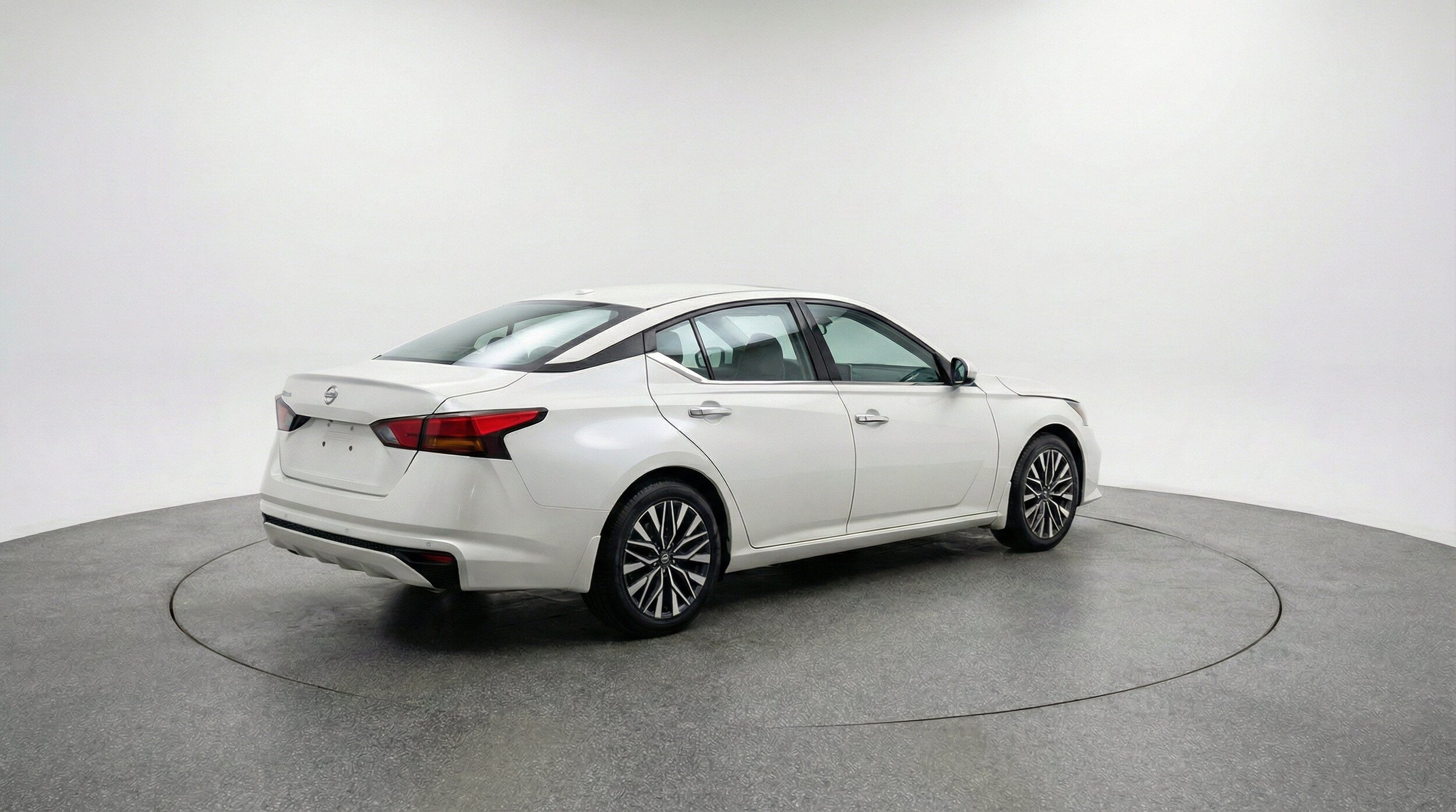 Thumbnail: 2025 Nissan Altima - 9