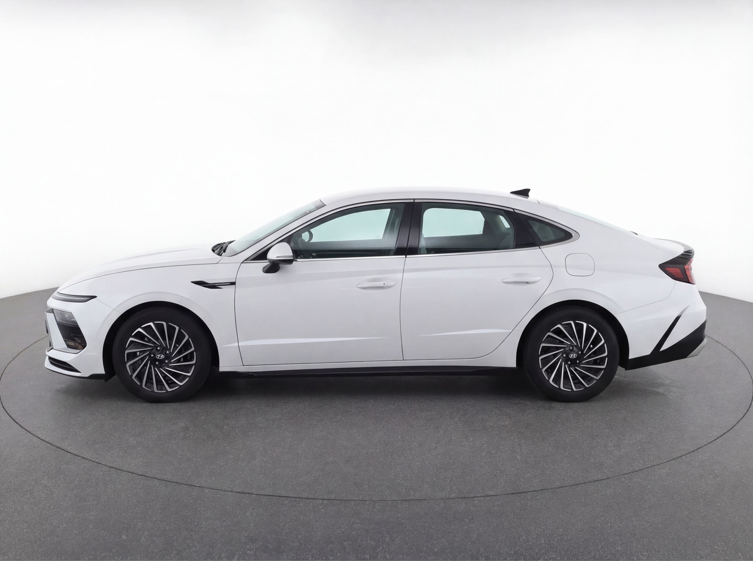 Thumbnail: 2024 Hyundai Sonata - 4