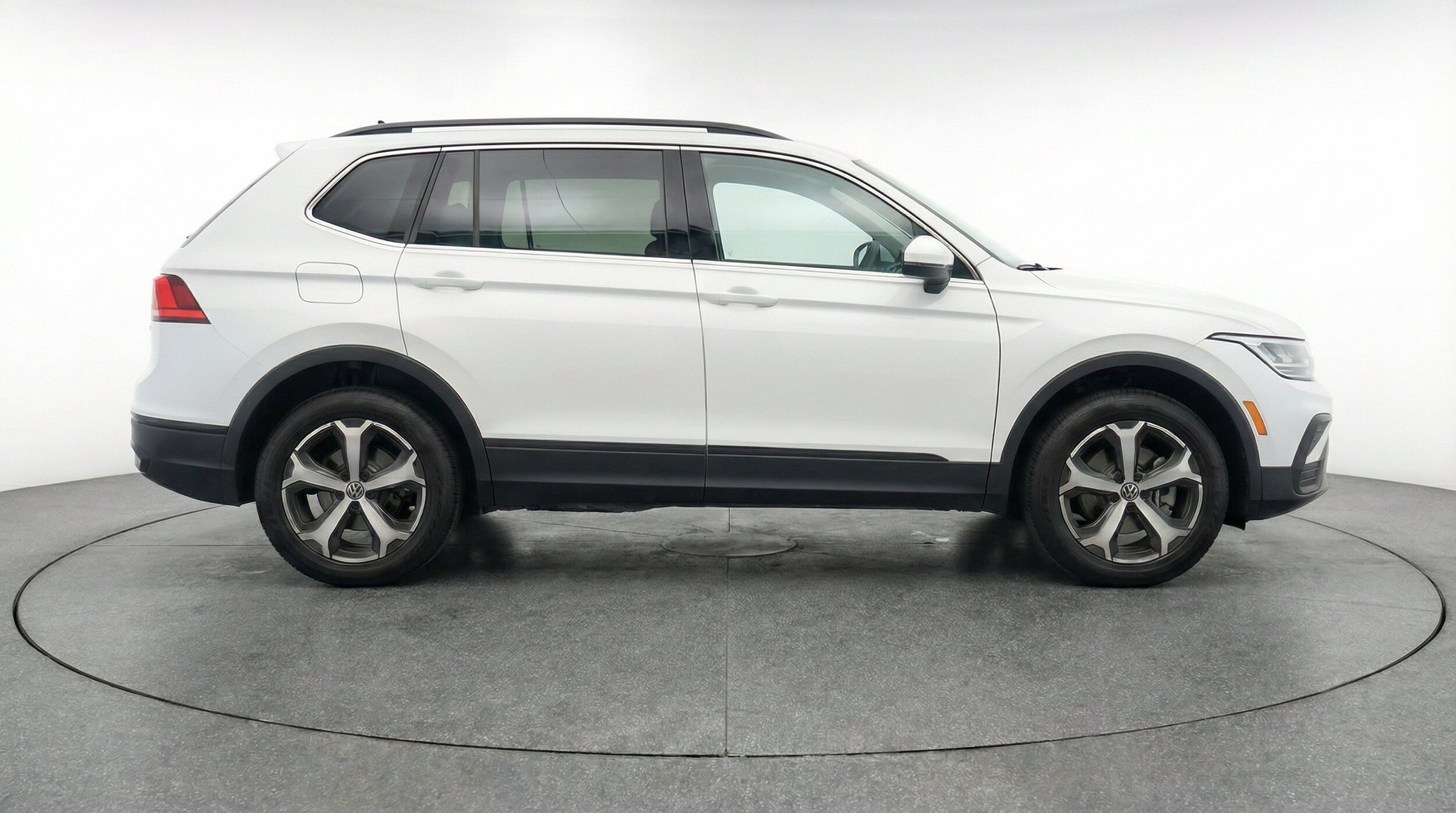 Thumbnail: 2026 Volkswagen Tiguan - 11