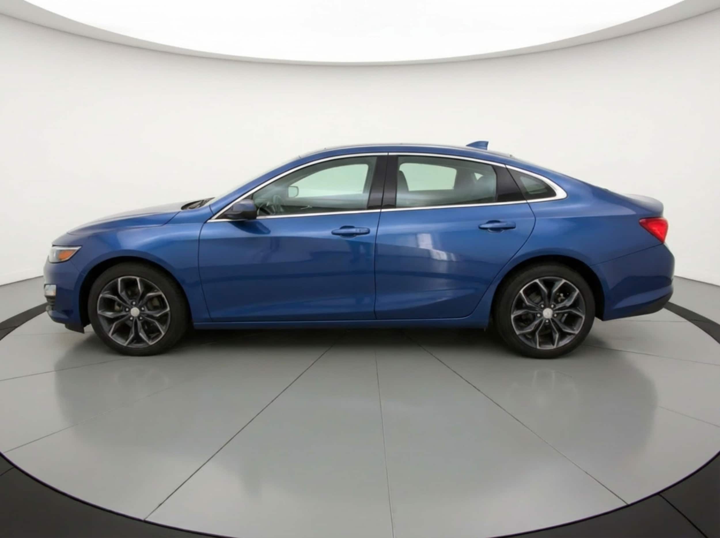 Thumbnail: 2024 Chevrolet Malibu - 4