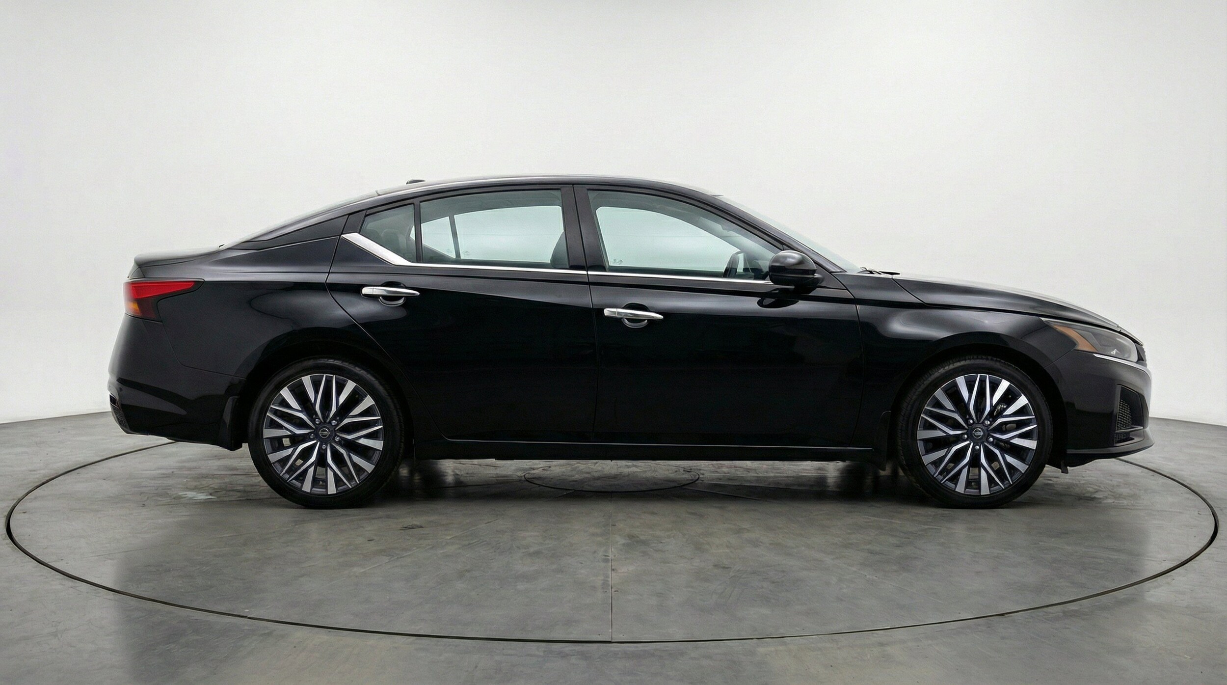 Thumbnail: 2025 Nissan Altima - 11
