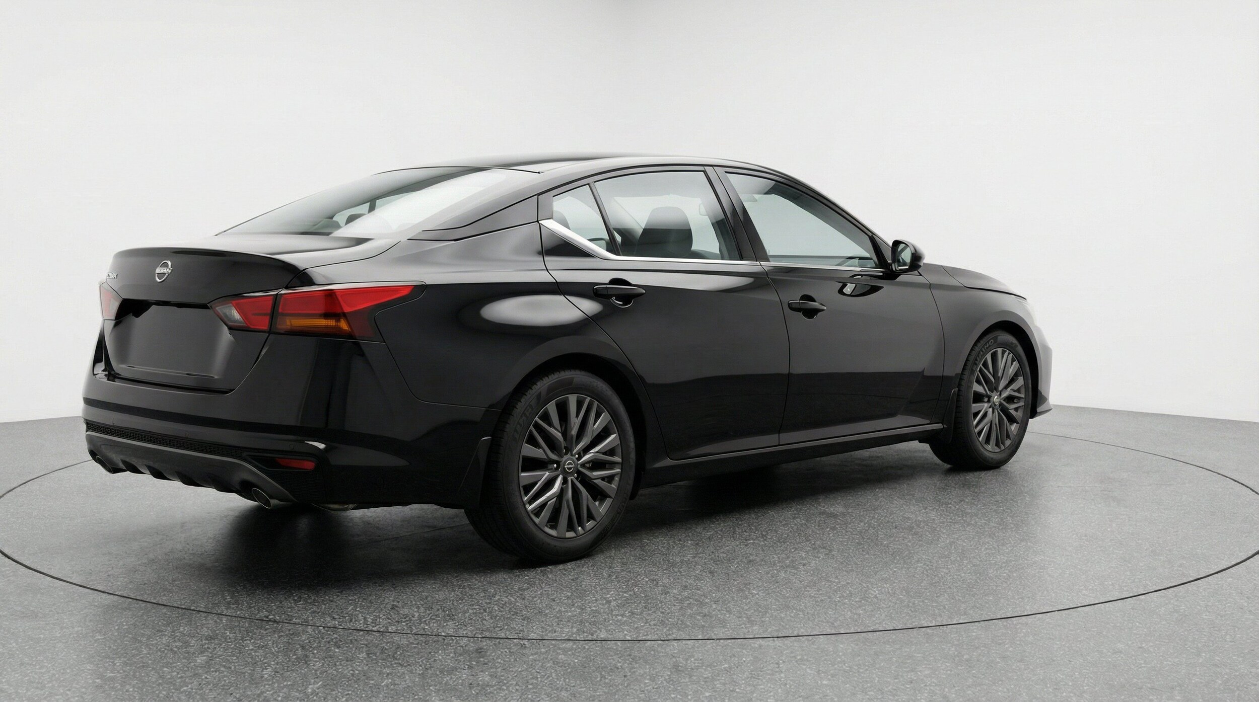 Thumbnail: 2025 Nissan Altima - 9