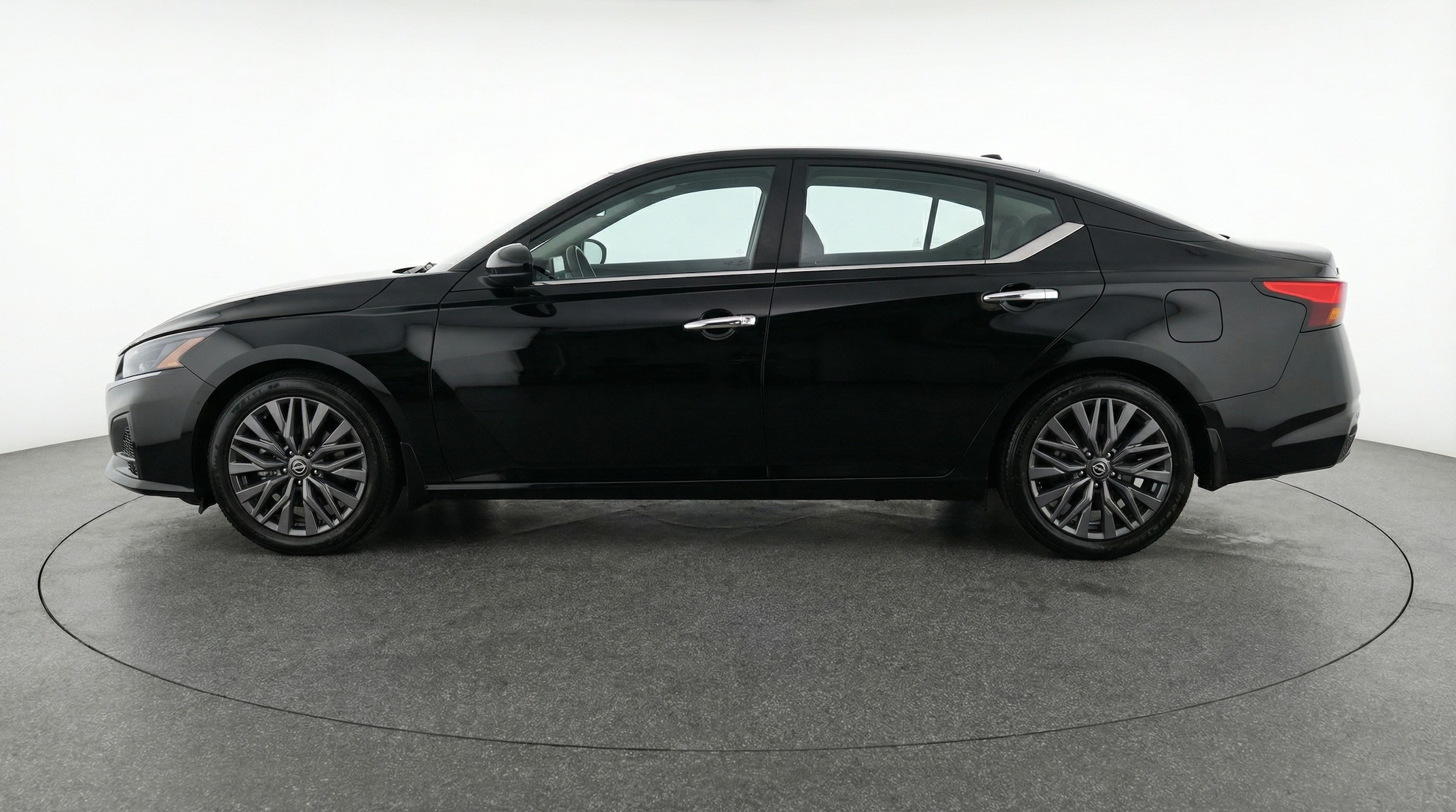 Thumbnail: 2025 Nissan Altima - 4