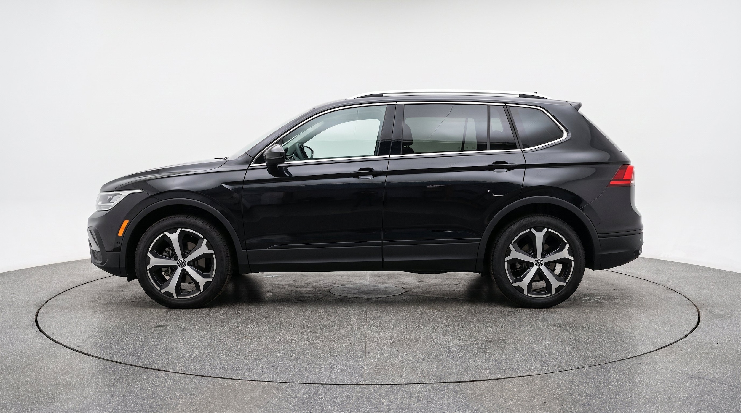 Thumbnail: 2026 Volkswagen Tiguan - 5