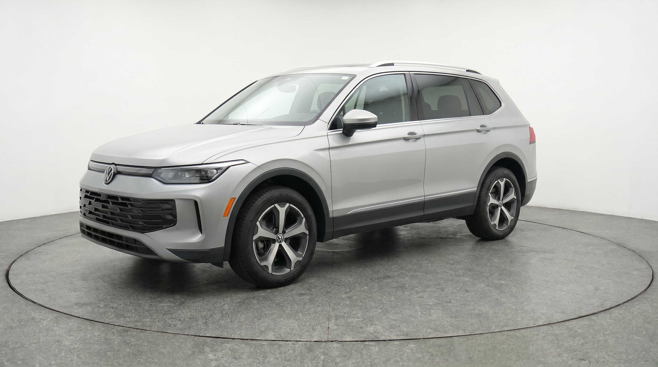 Thumbnail: 2026 Volkswagen Tiguan - 3