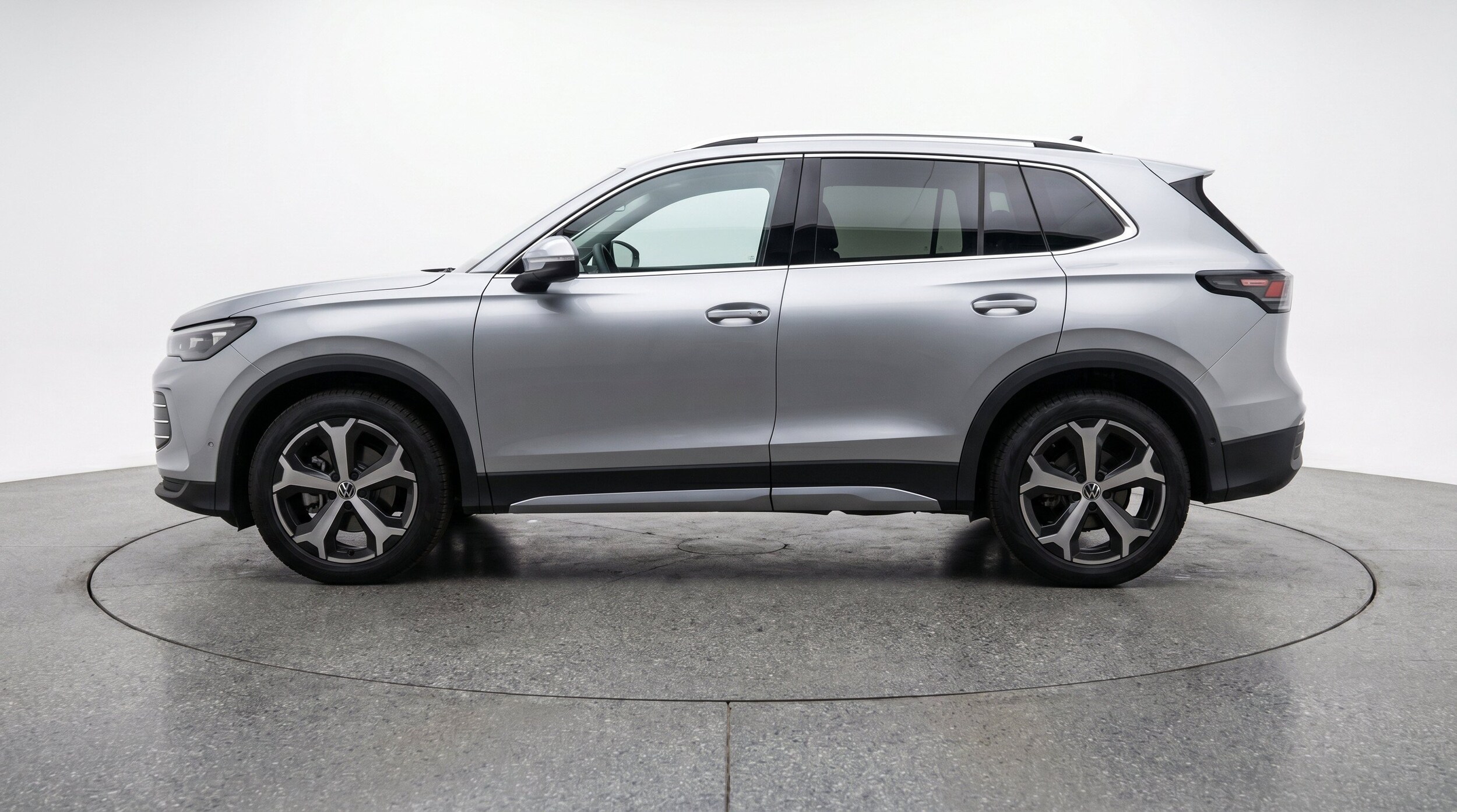 Thumbnail: 2026 Volkswagen Tiguan - 5