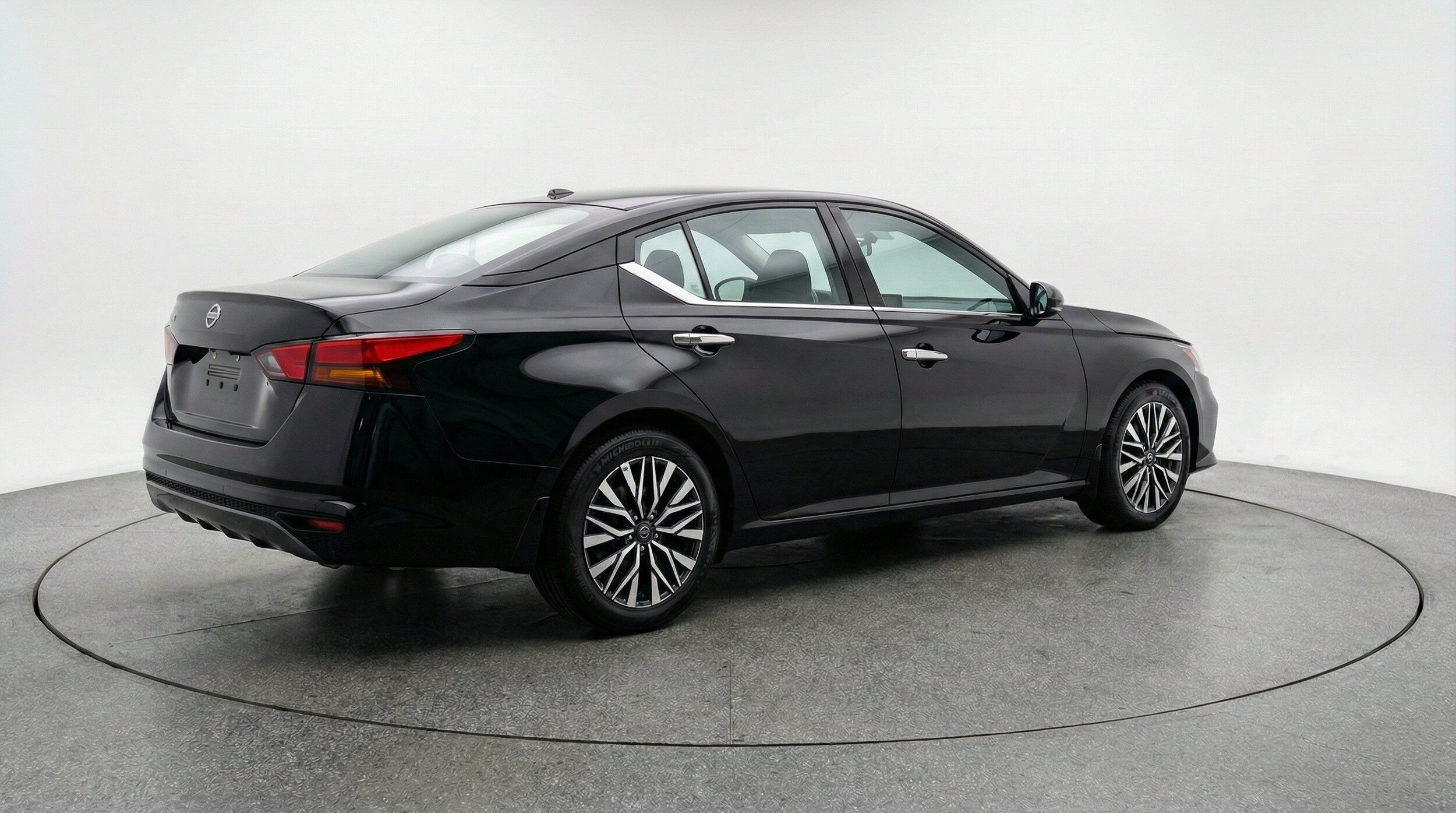 Thumbnail: 2025 Nissan Altima - 9