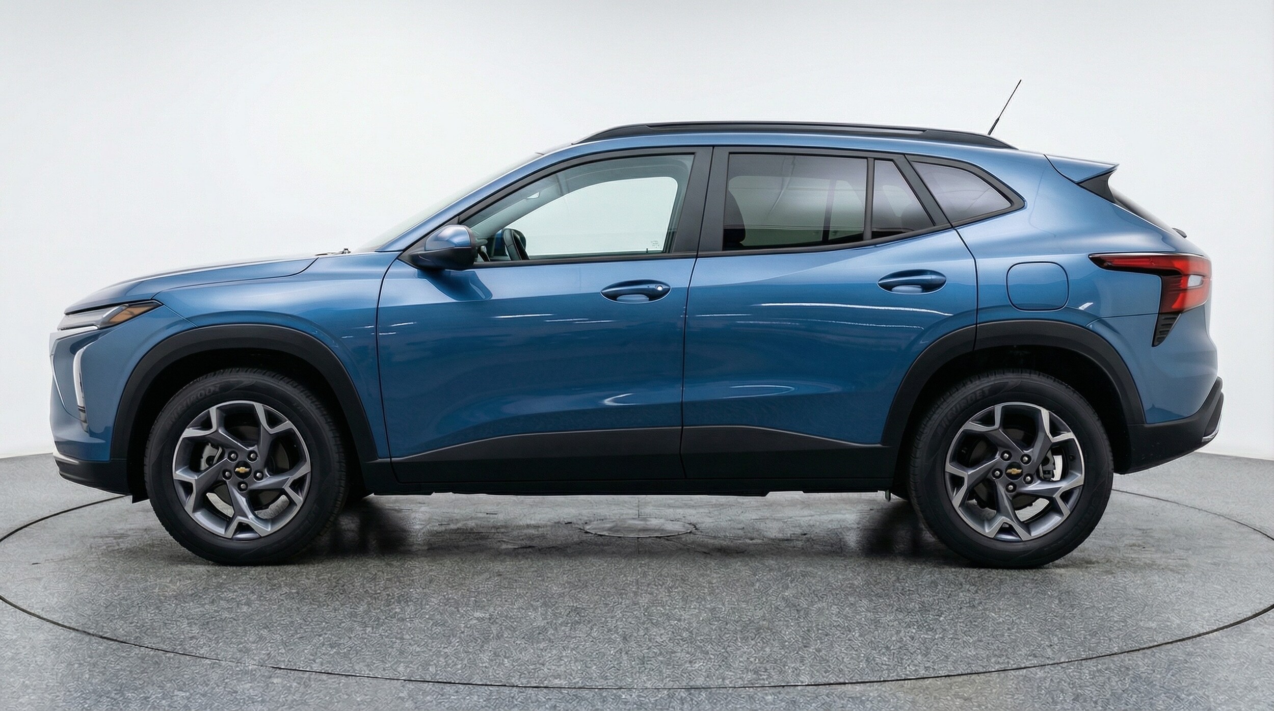 Thumbnail: 2025 Chevrolet Trax - 4