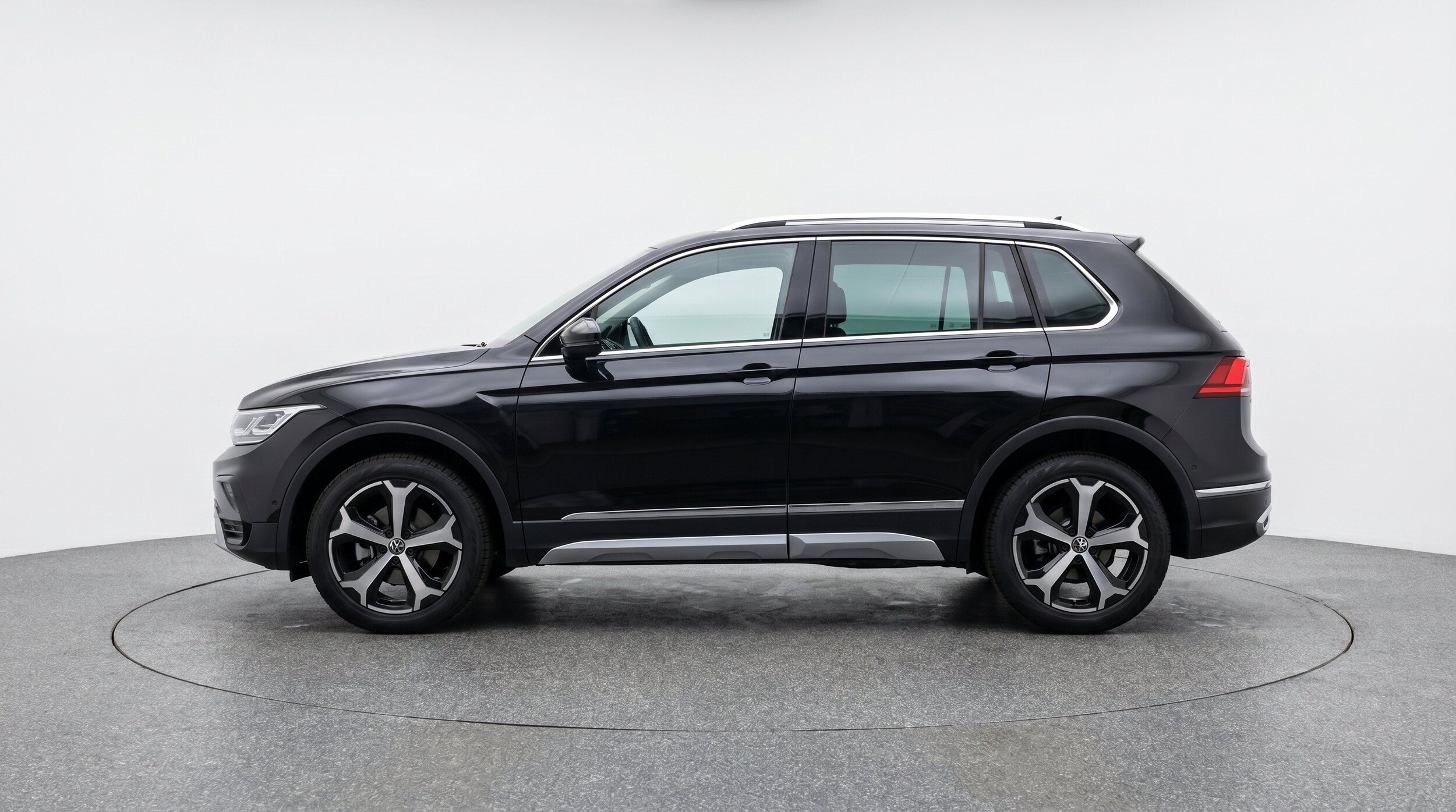 Thumbnail: 2026 Volkswagen Tiguan - 5