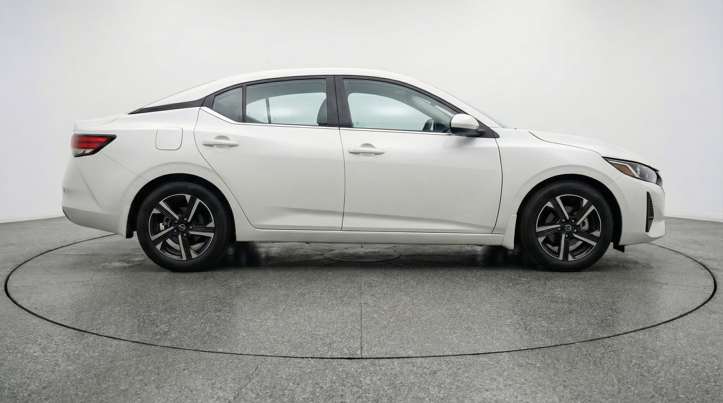 Thumbnail: 2025 Nissan Sentra - 11