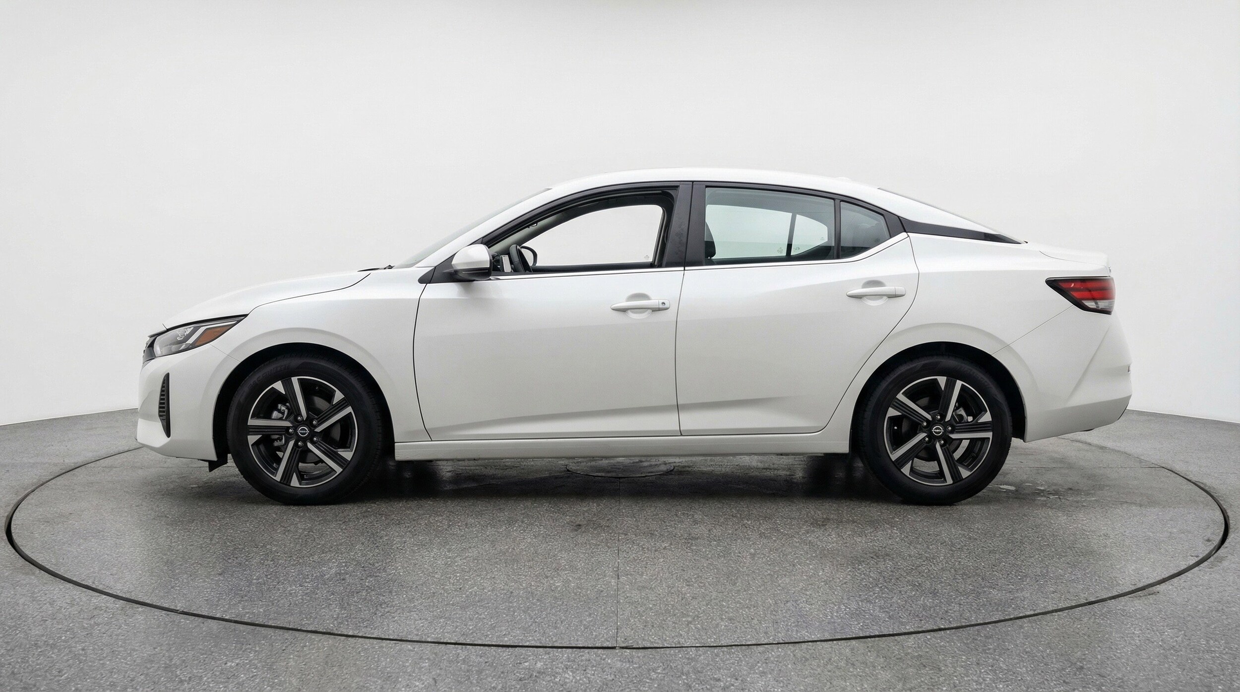 Thumbnail: 2025 Nissan Sentra - 5