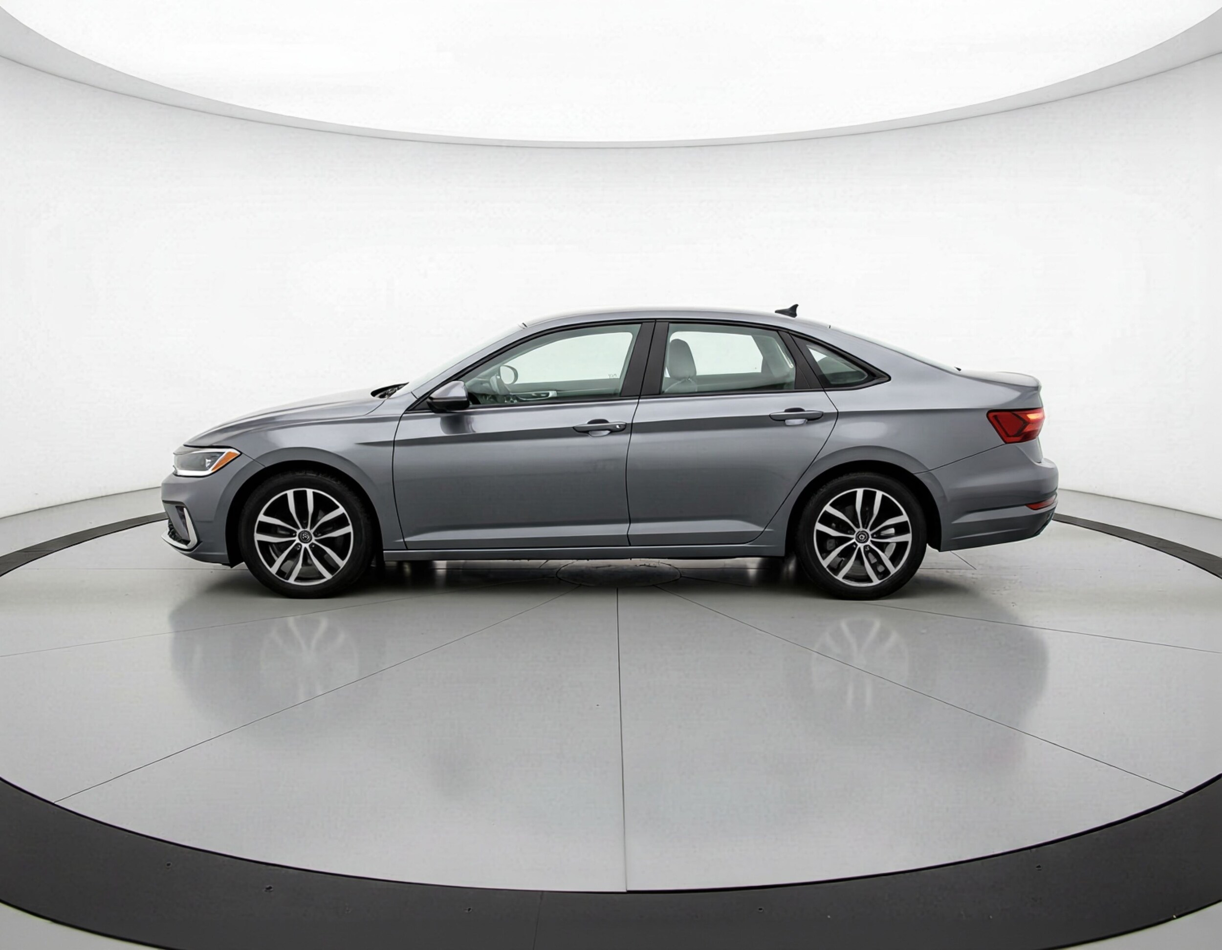 Thumbnail: 2025 Volkswagen Jetta - 4