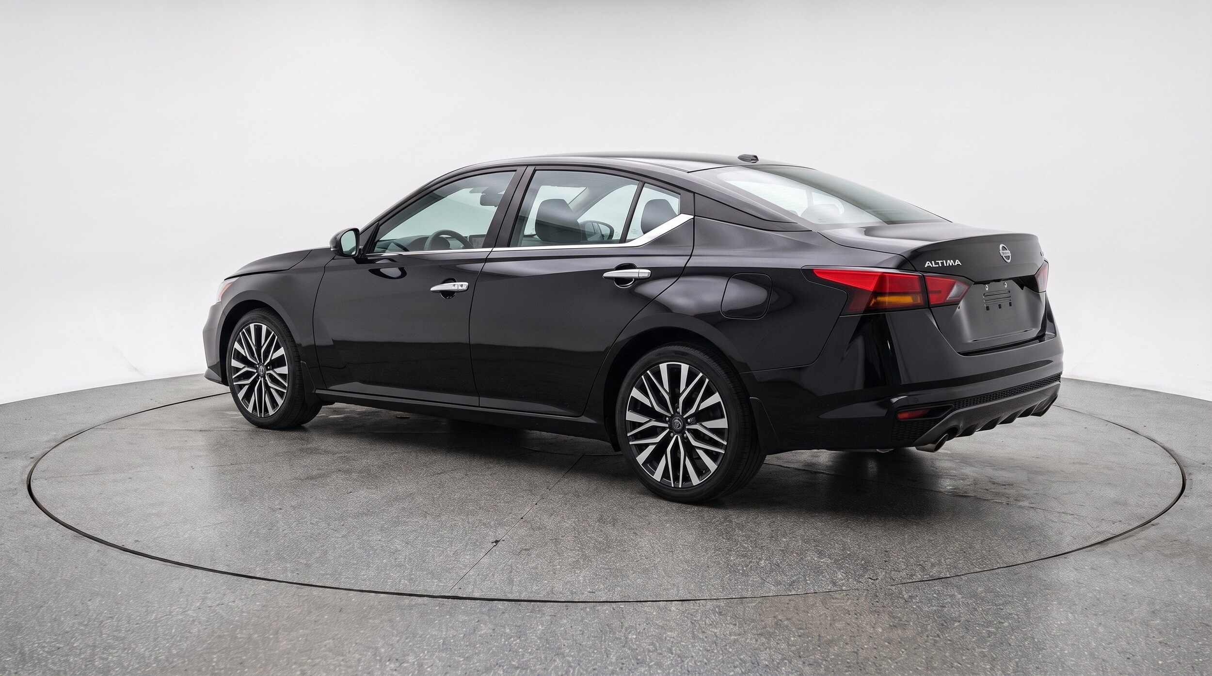 Thumbnail: 2025 Nissan Altima - 6