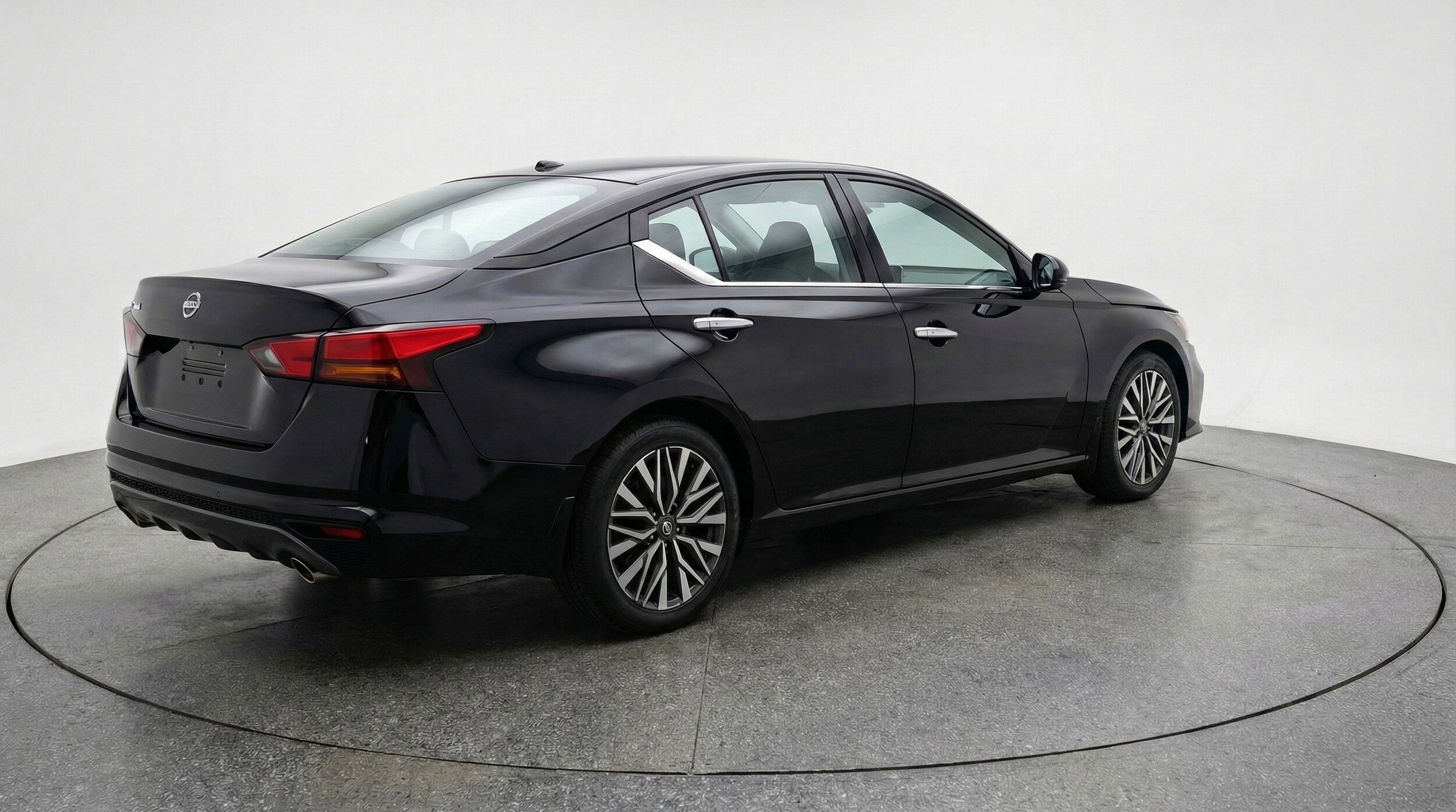 Thumbnail: 2025 Nissan Altima - 9