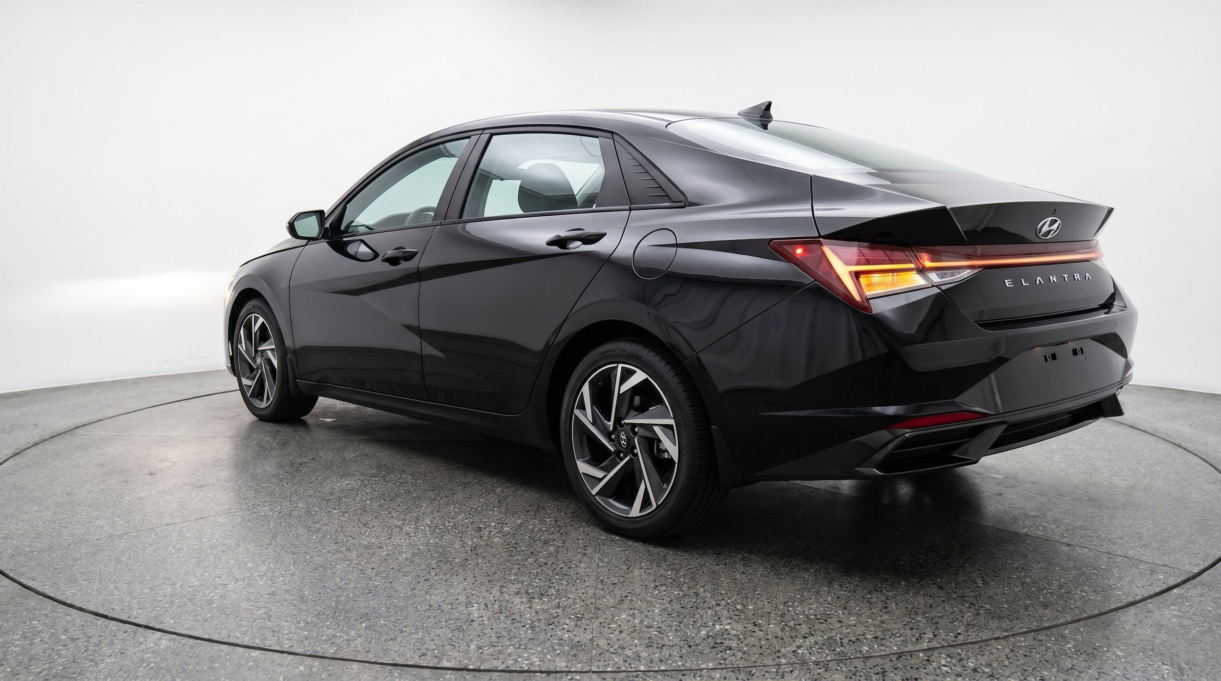Thumbnail: 2025 Hyundai Elantra - 6