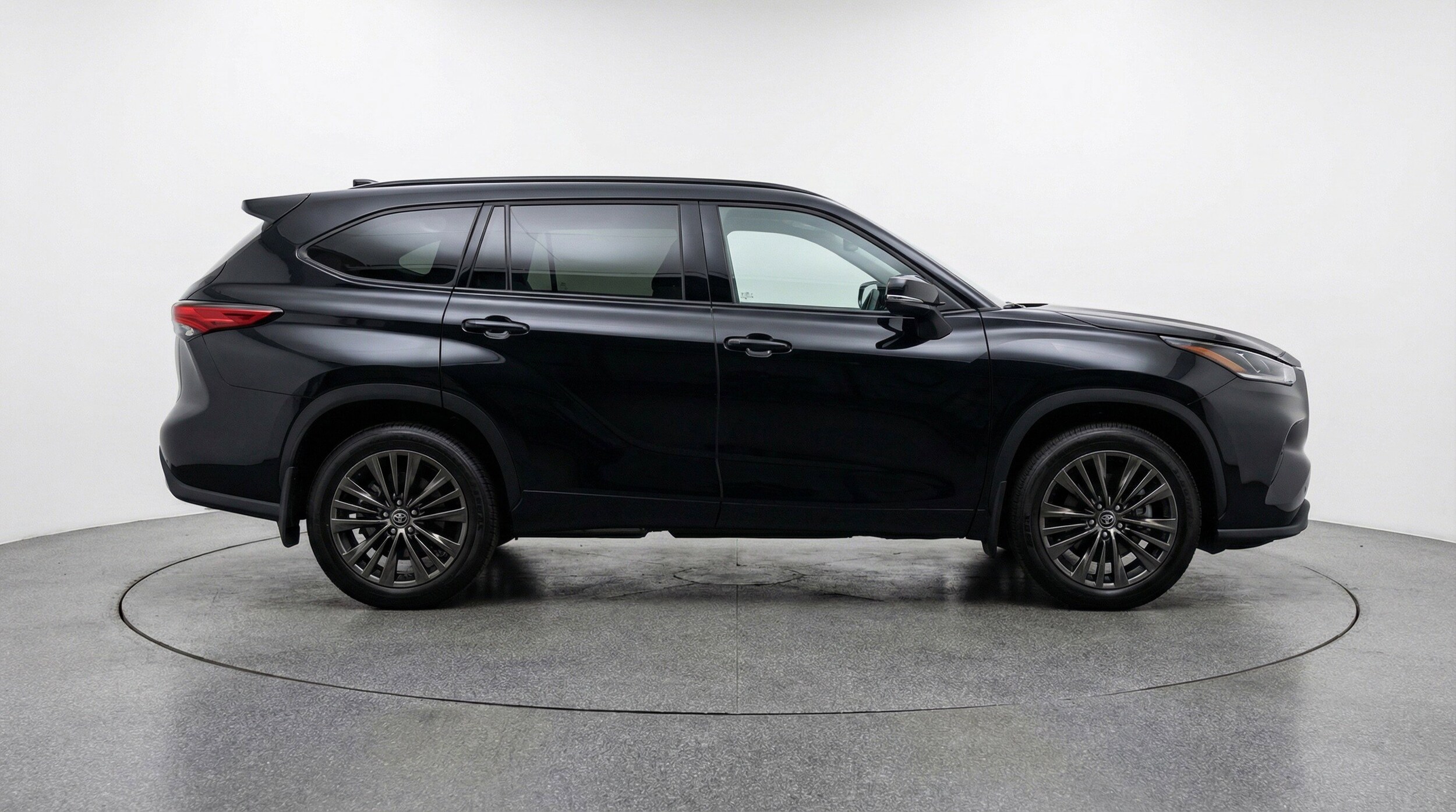 Thumbnail: 2025 Toyota Highlander - 11