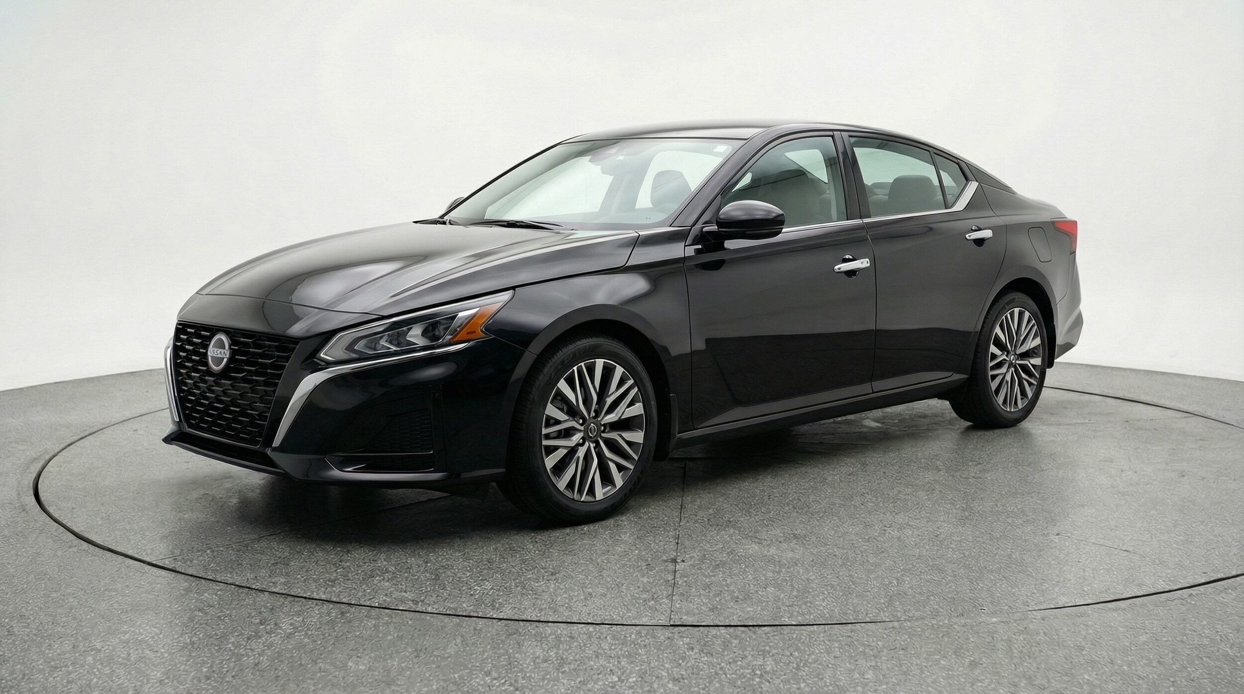 Thumbnail: 2025 Nissan Altima - 3