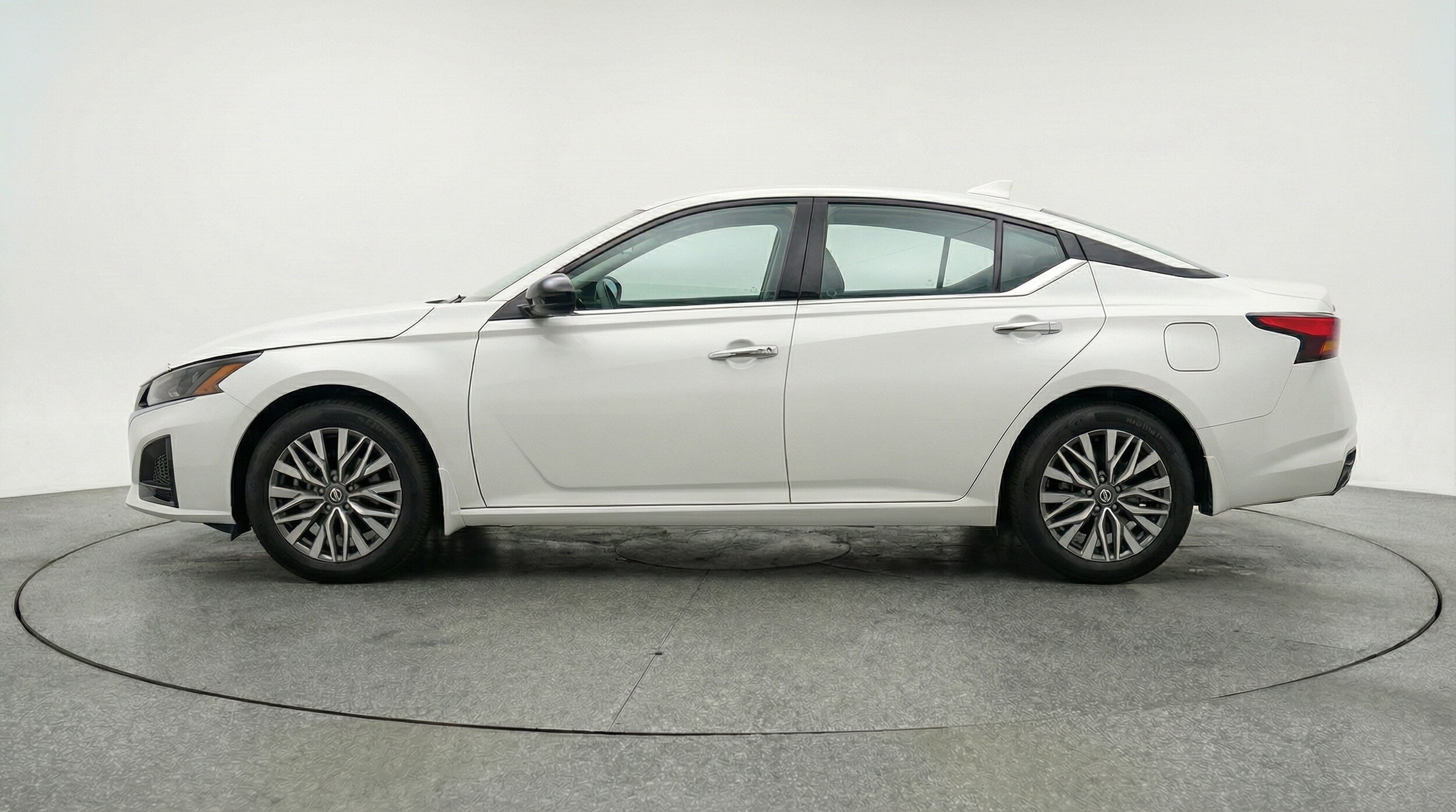 Thumbnail: 2025 Nissan Altima - 4