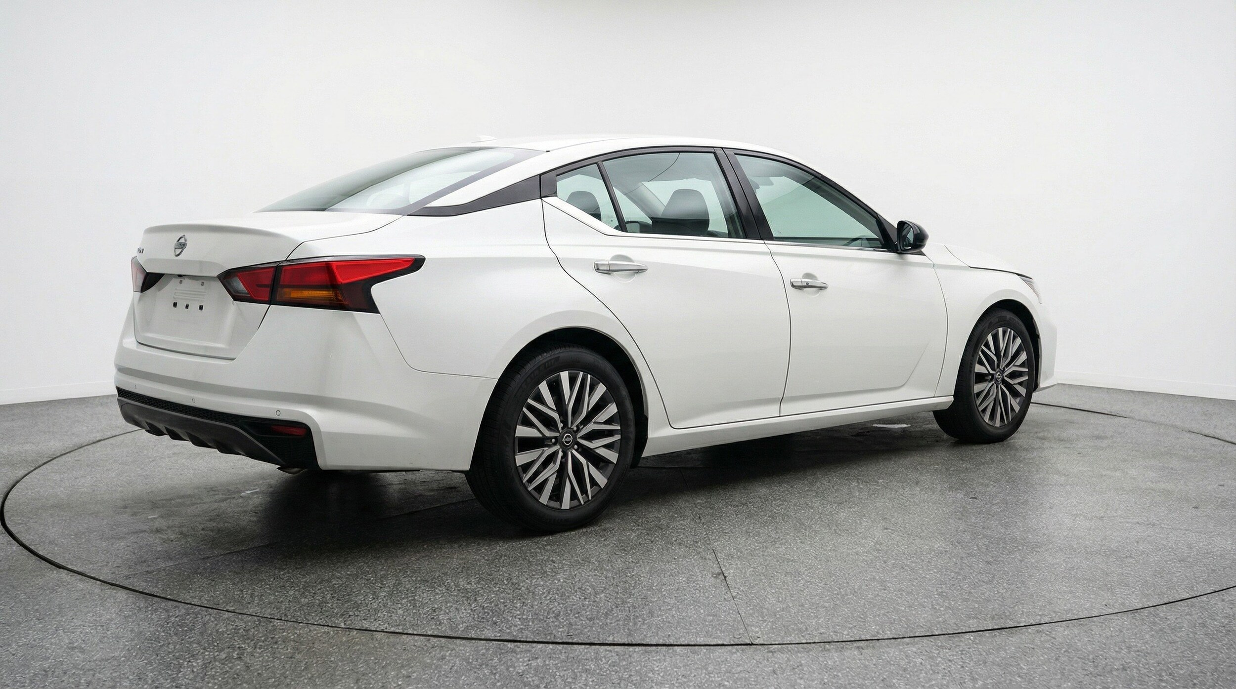 Thumbnail: 2025 Nissan Altima - 9