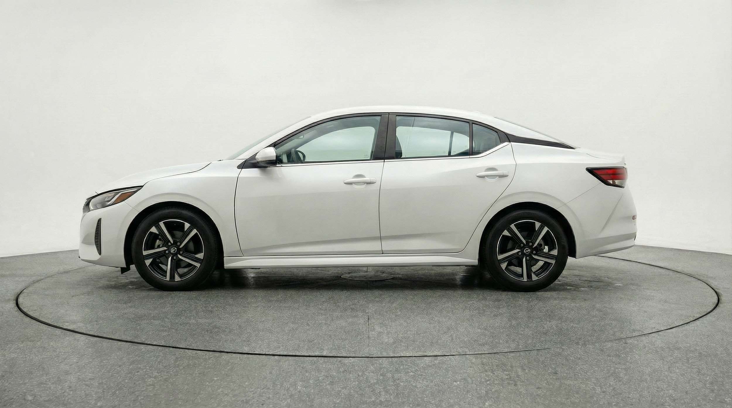 Thumbnail: 2025 Nissan Sentra - 4