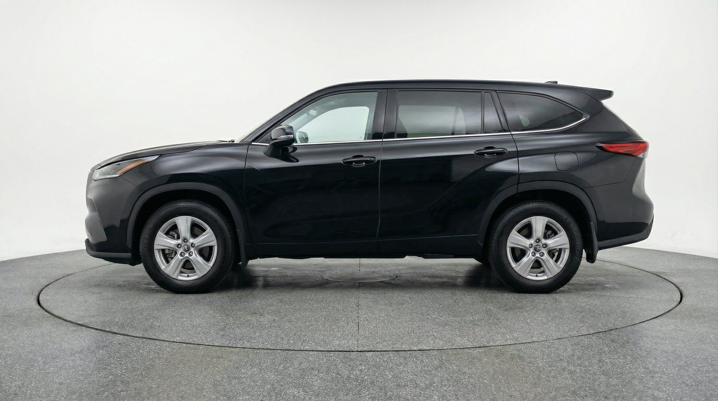 Thumbnail: 2025 Toyota Highlander - 5