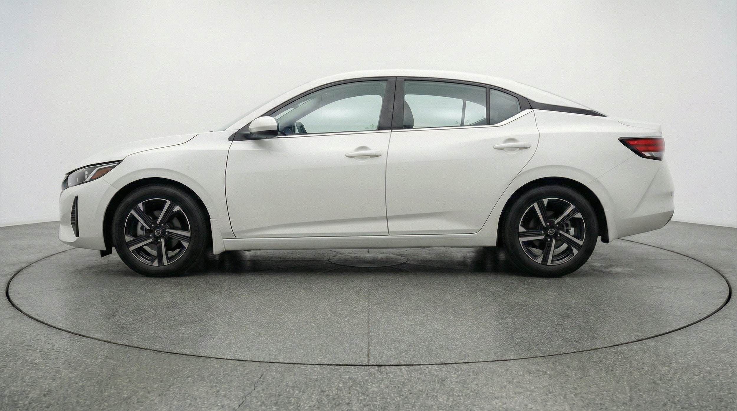 Thumbnail: 2025 Nissan Sentra - 5
