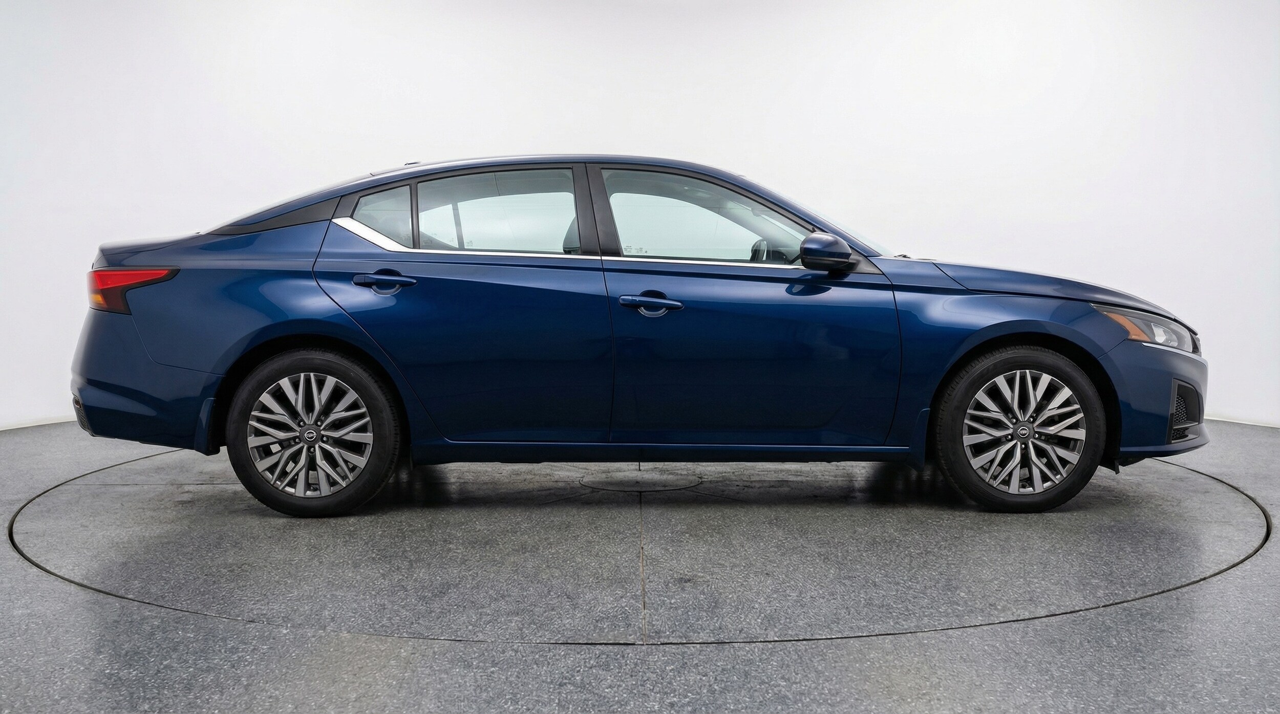 Thumbnail: 2025 Nissan Altima - 8