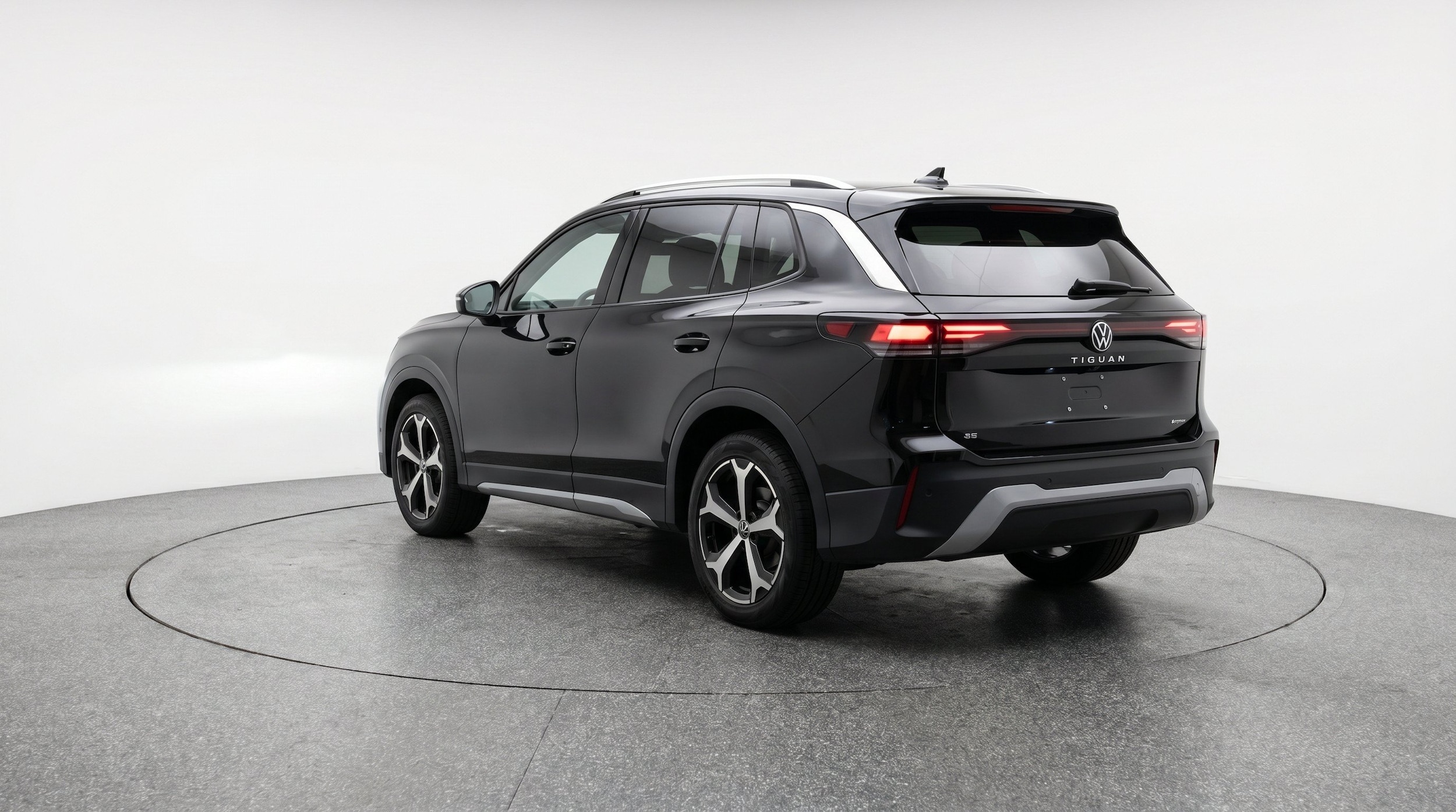 Thumbnail: 2026 Volkswagen Tiguan - 6