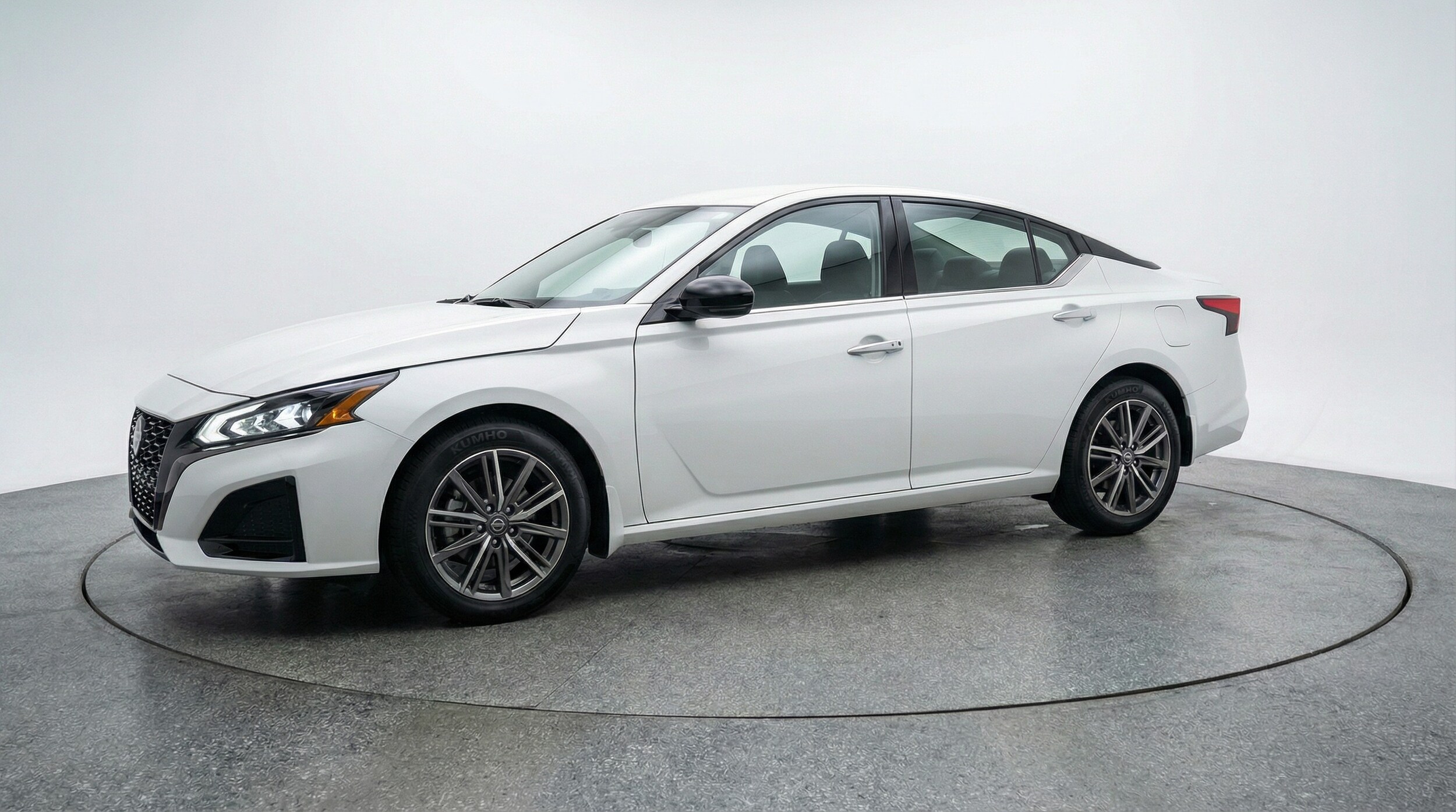 Thumbnail: 2025 Nissan Altima - 3