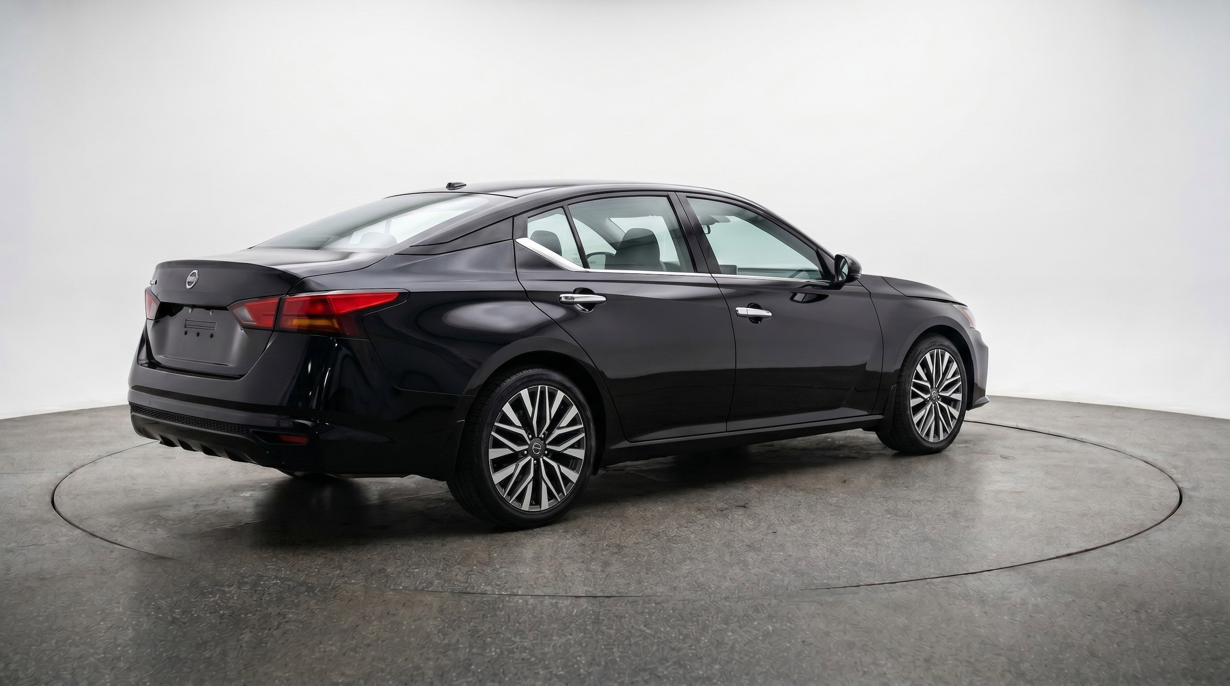 Thumbnail: 2025 Nissan Altima - 9